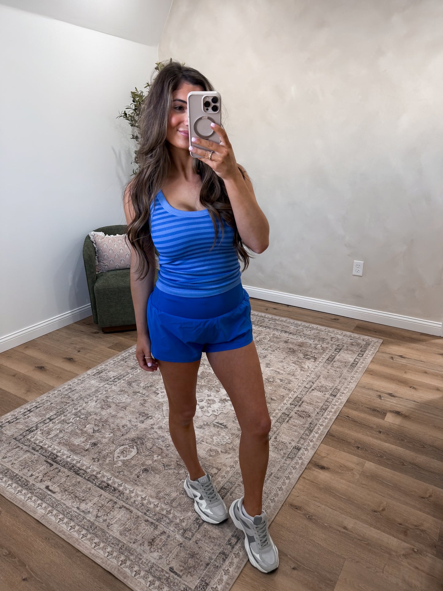 Momentum Luxe Athletic Sneaker - grey