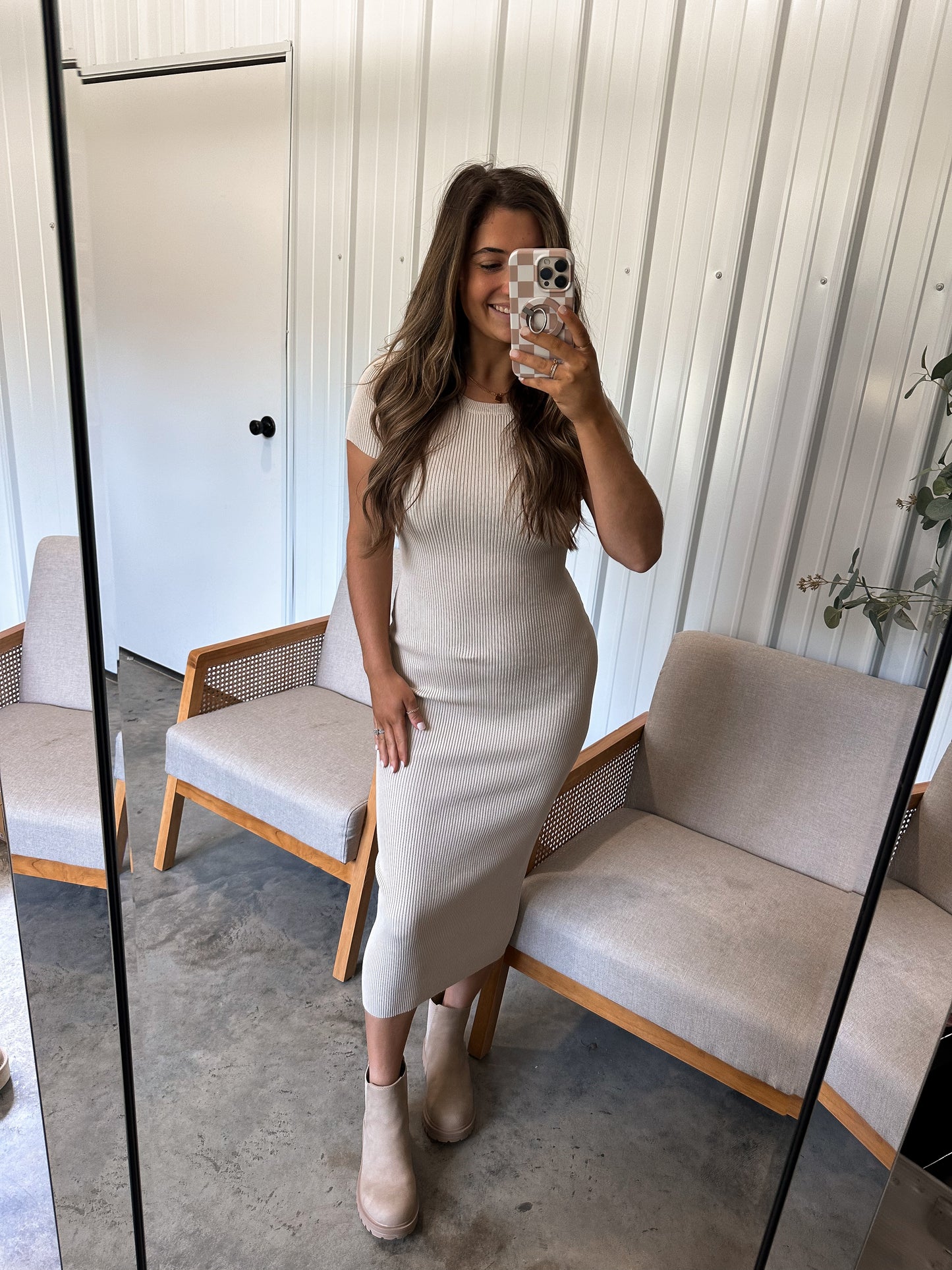 Short Sleeve Rib Knit Midi Dress