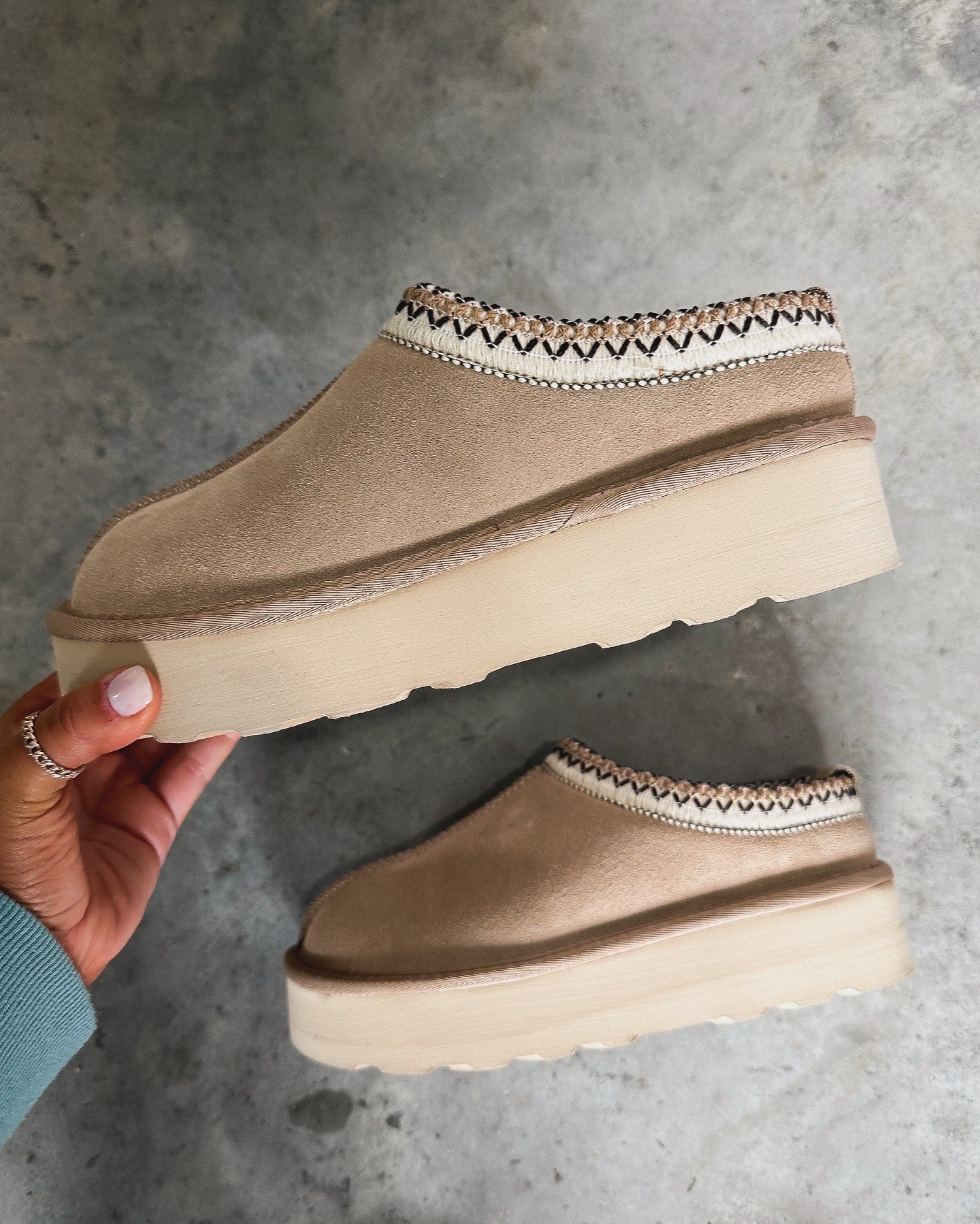 Mini Platform Cloud Slippers - 2 colors!