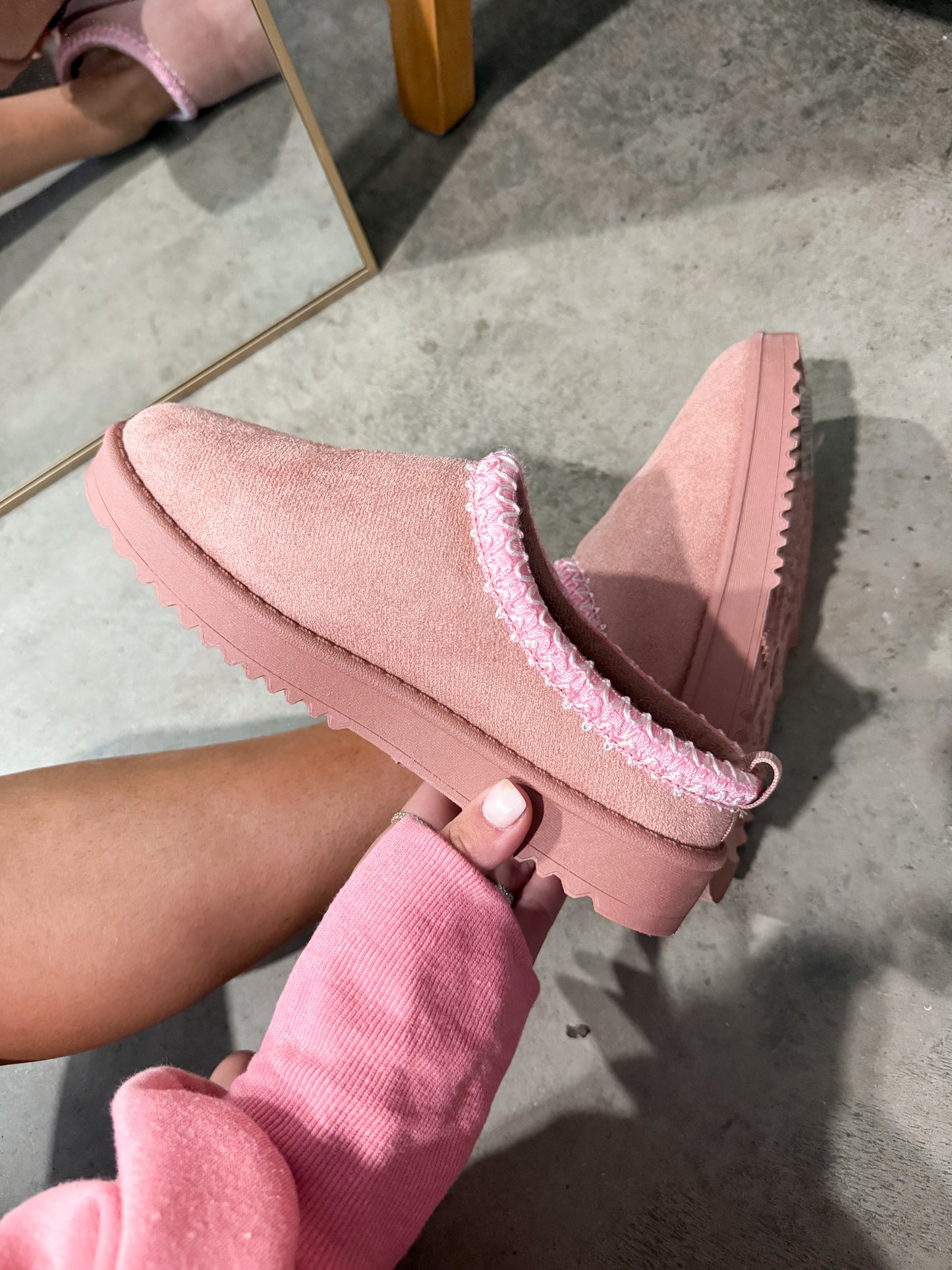 Tazzie Slippers- Pink