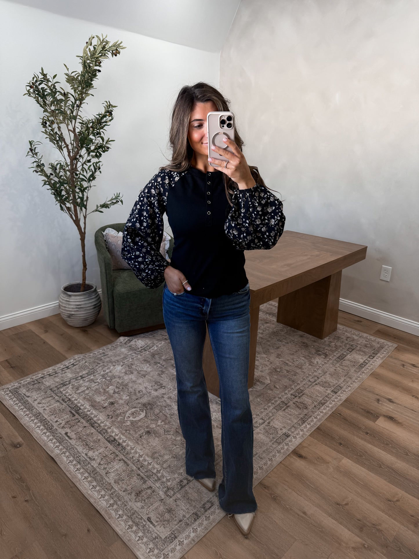 Floral Bubble Sleeve Henley - black