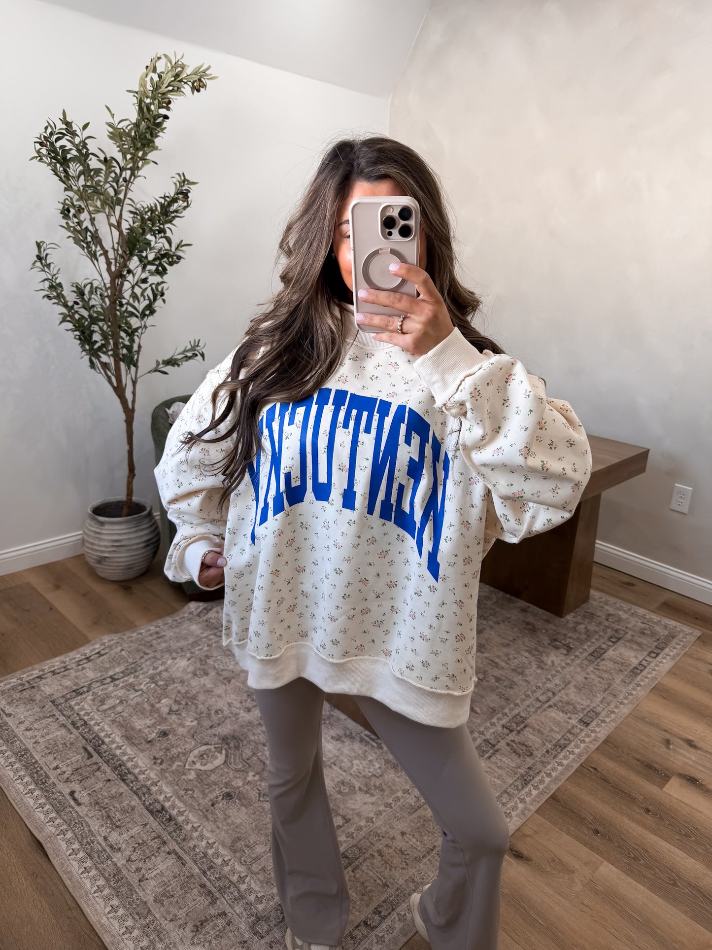 Kentucky Reversible Mock Neck- cream floral