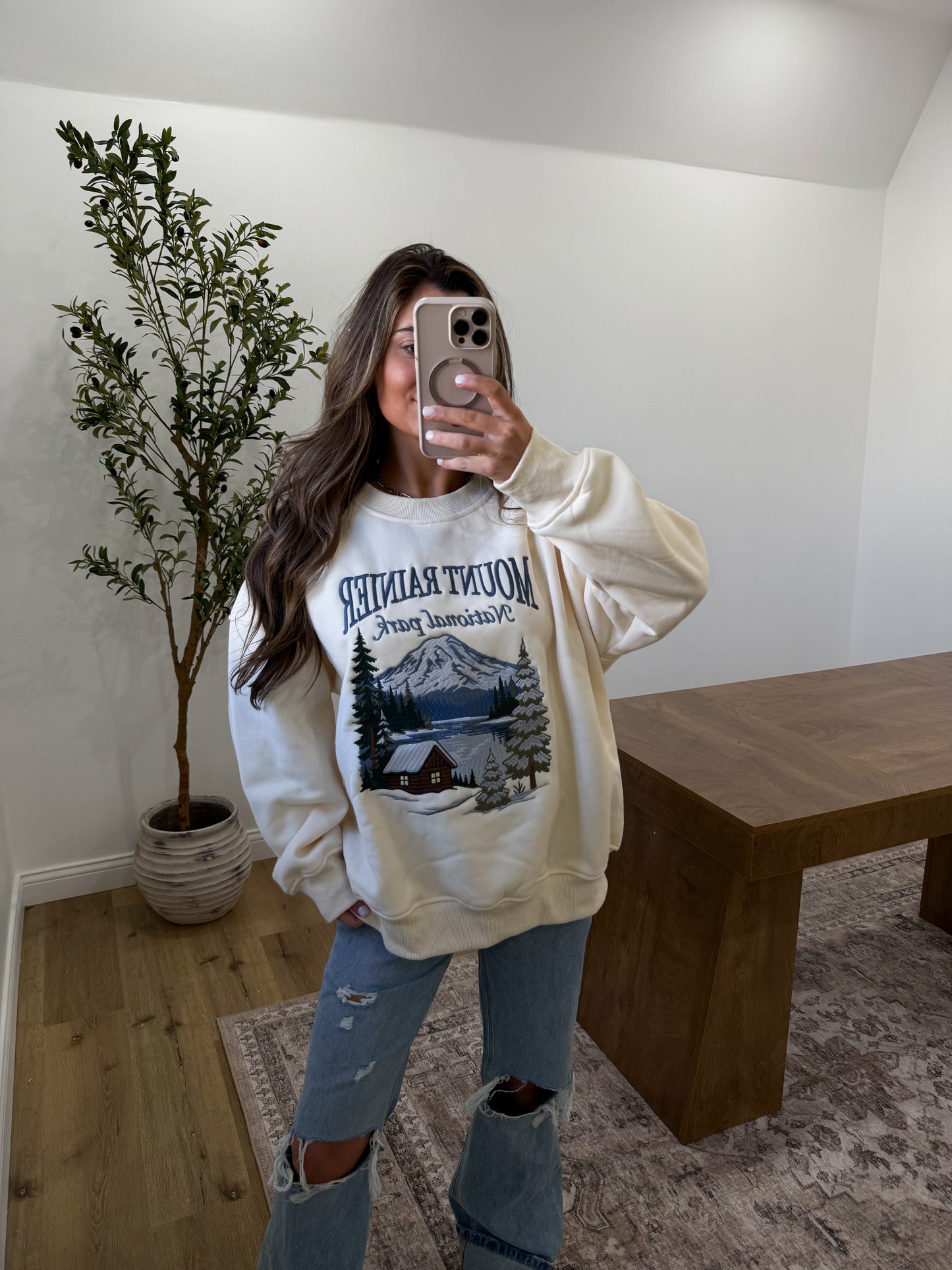 Mt. Rainier luxe Crew Neck