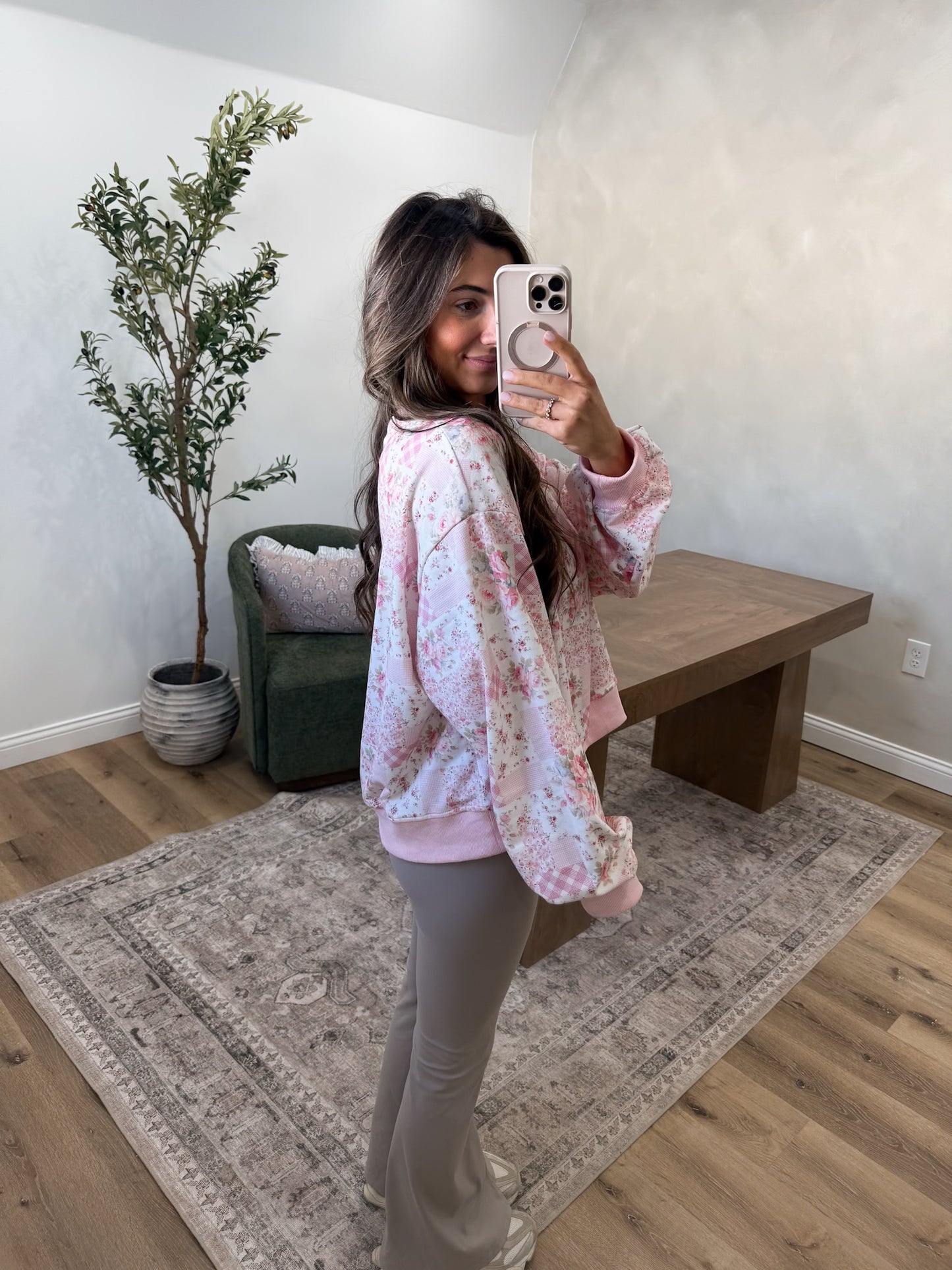 Patchwork Floral Crewneck- Pink