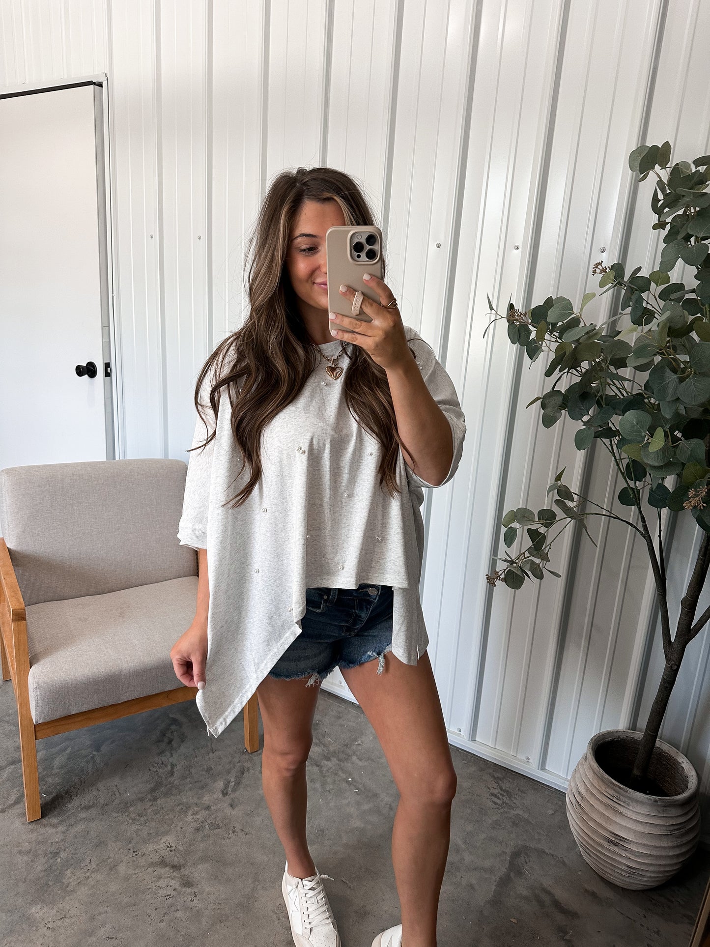 Pretty in Pearls Tee- Heather Grey