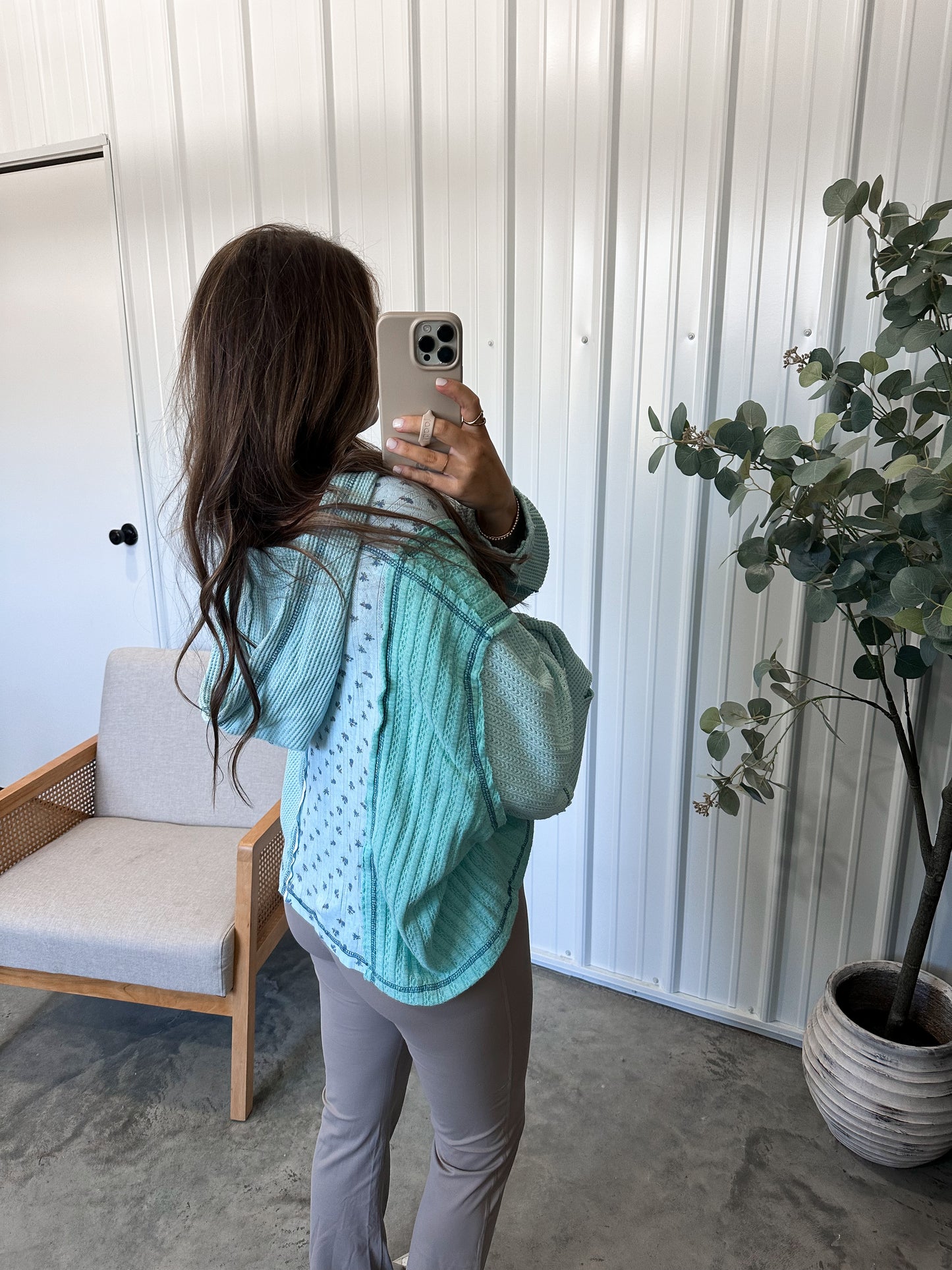 Hydrangea Contrast Pullover