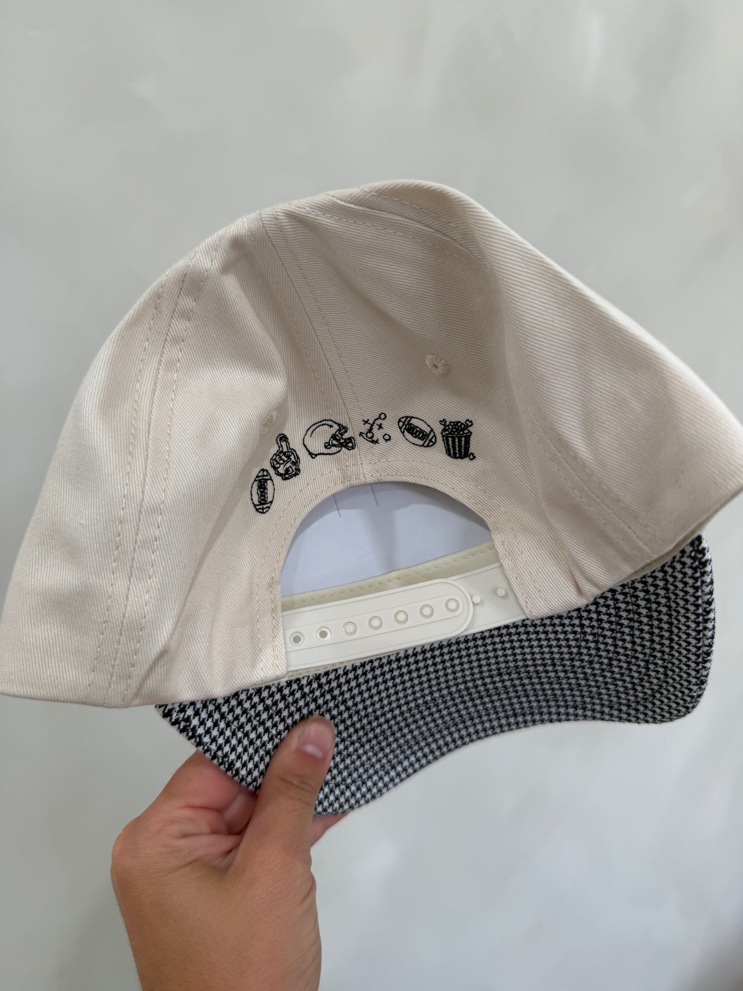 Touchdown Embroidered Hat - black/white