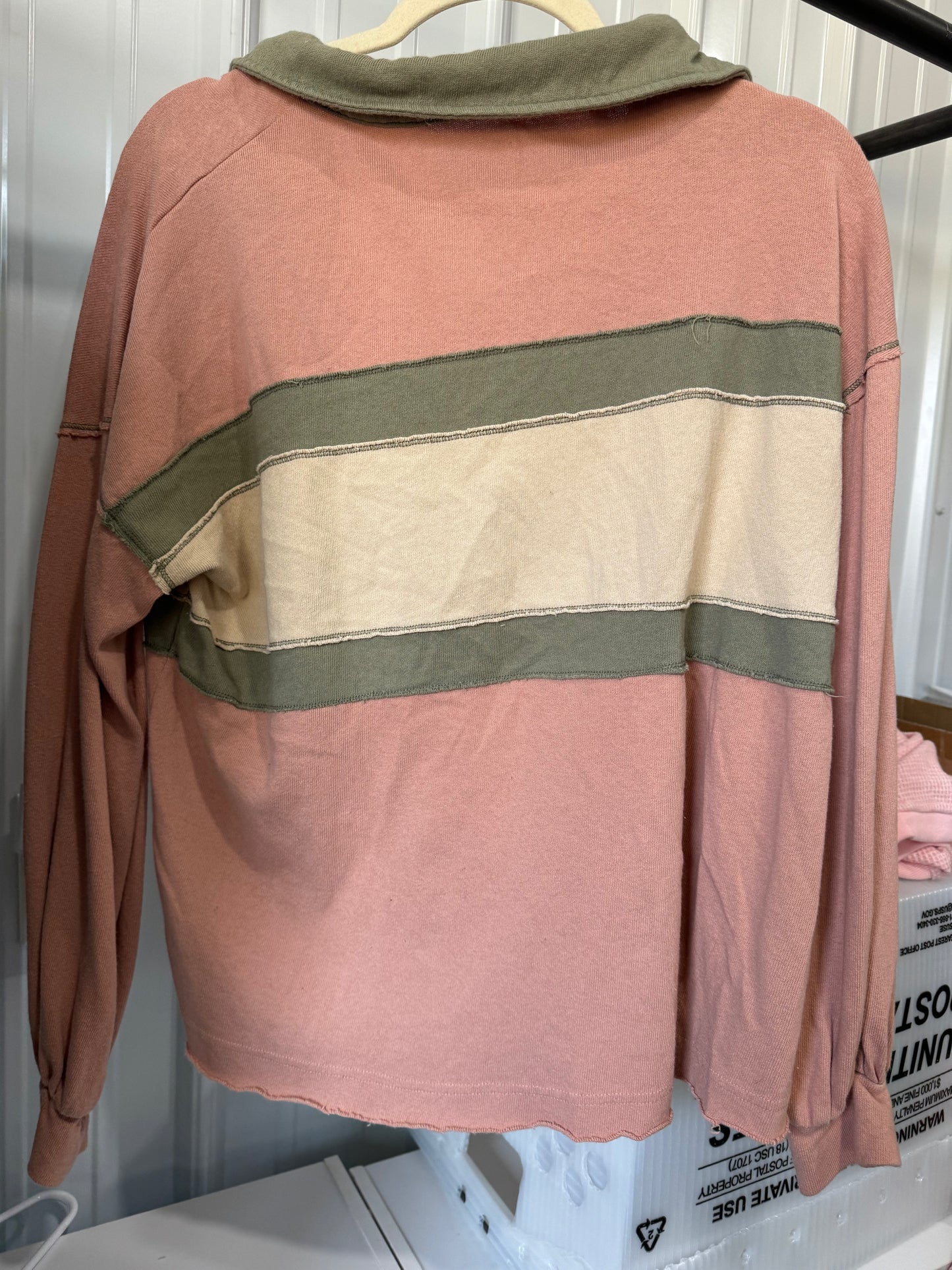 Striped Raw Hem Pullover** LIGHTLY LOVED**