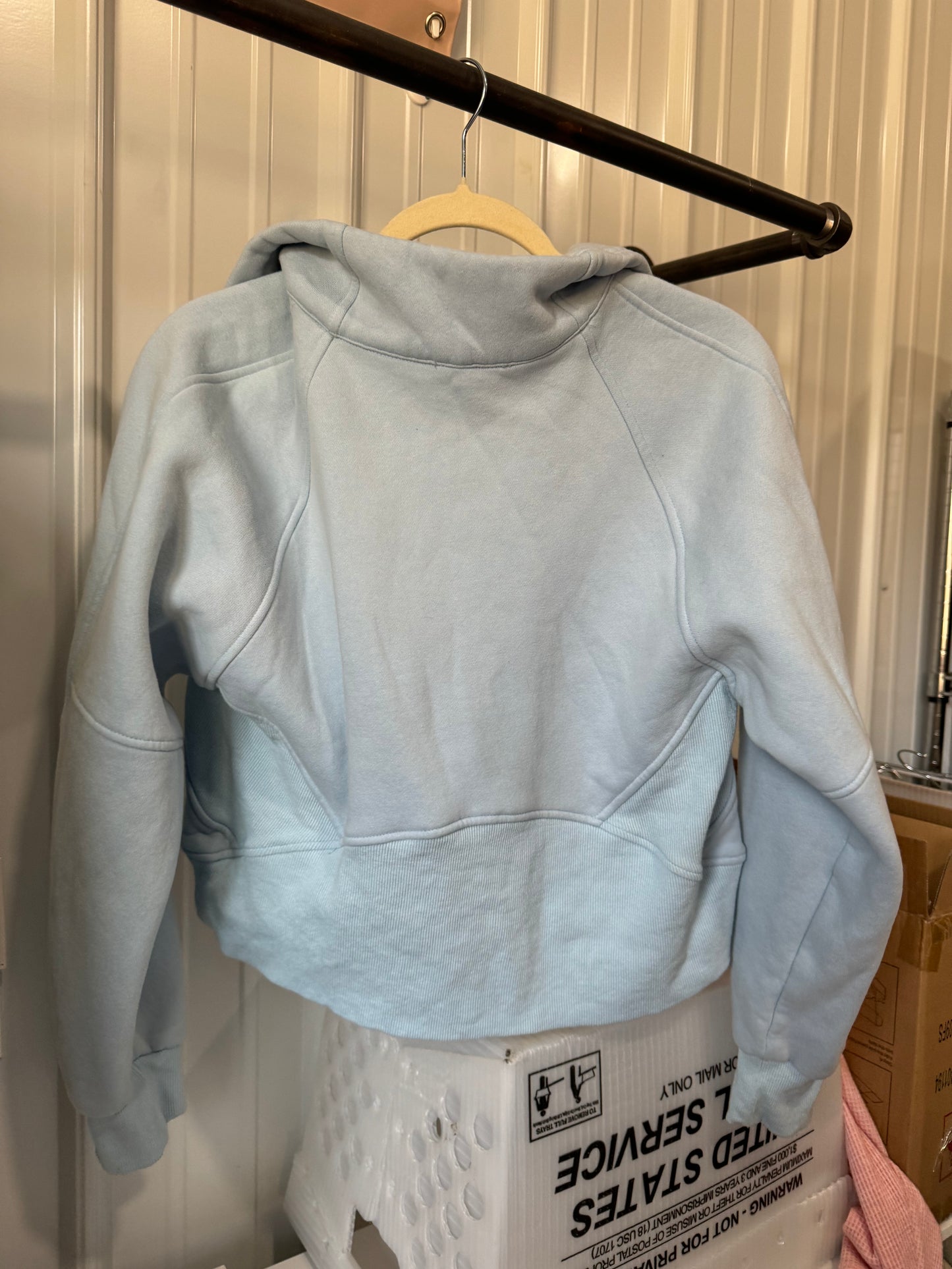 On the go pullover- sky blue *LIGHTLY LOVED*