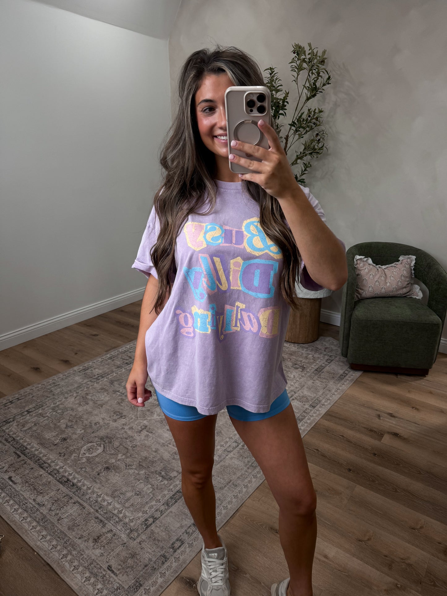 Busy Dilly Dallying Graphic Tee - washed lavender