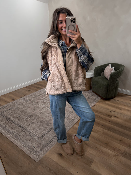 Making Memories Sherpa Vest - beige