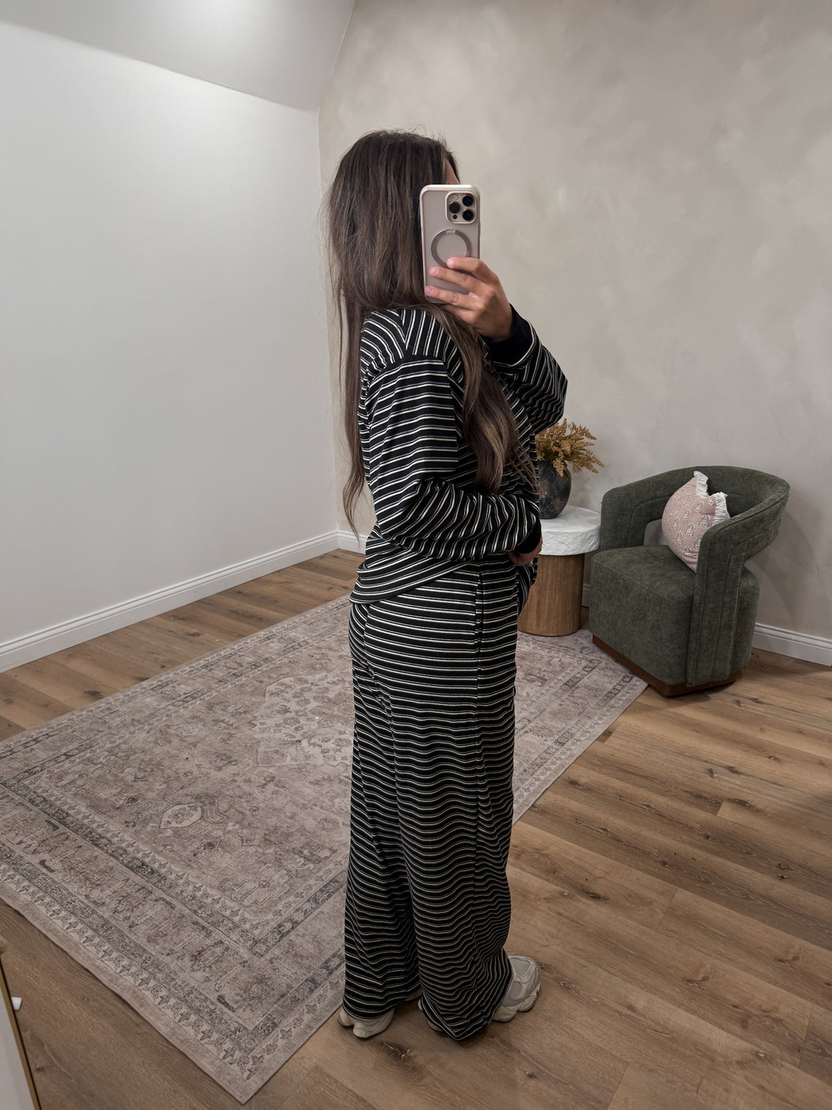 Cozy Cabin Striped Lounge Set - black