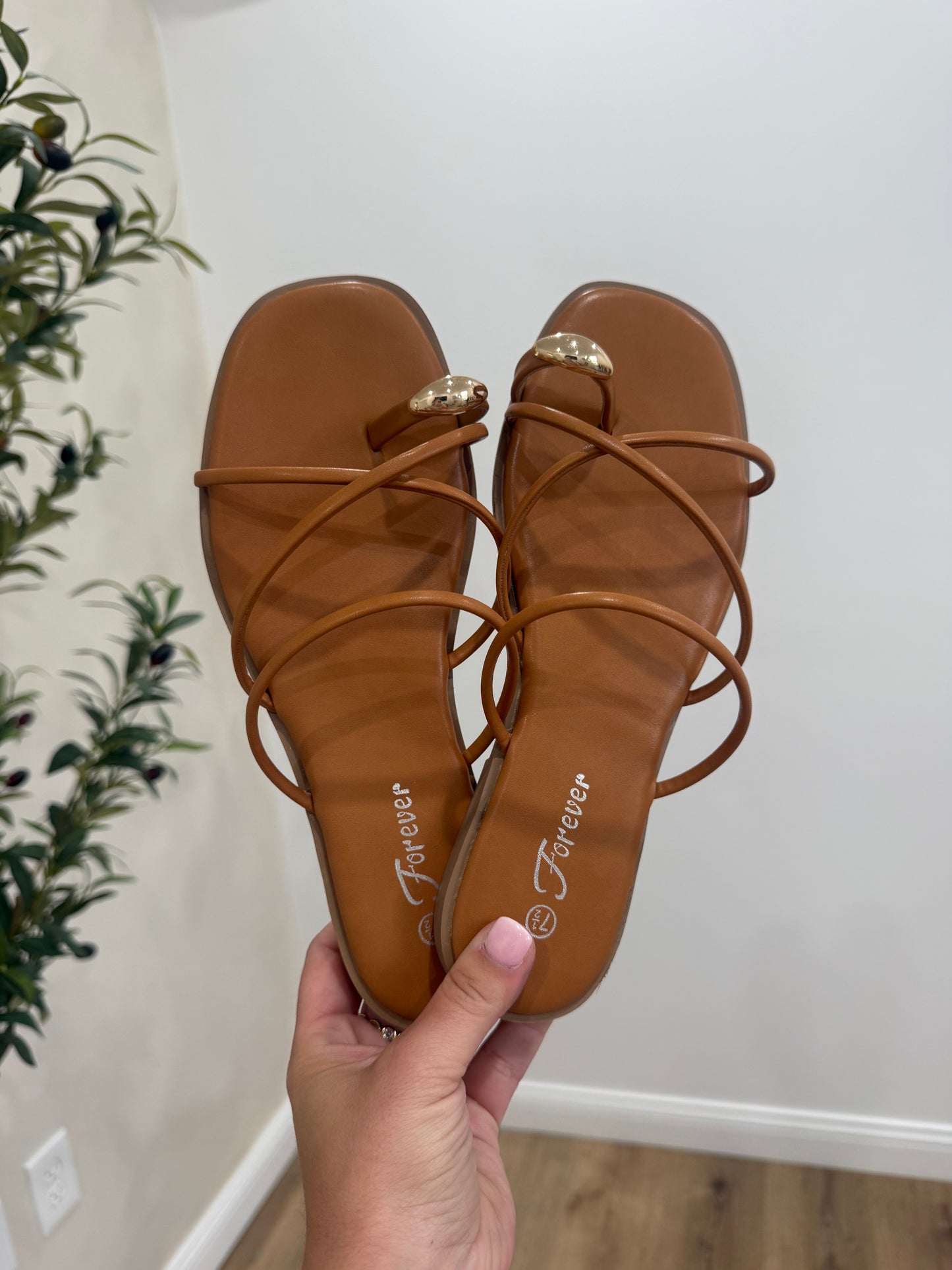 Golden Toe Ring Criss Cross Strappy Sandal - tan