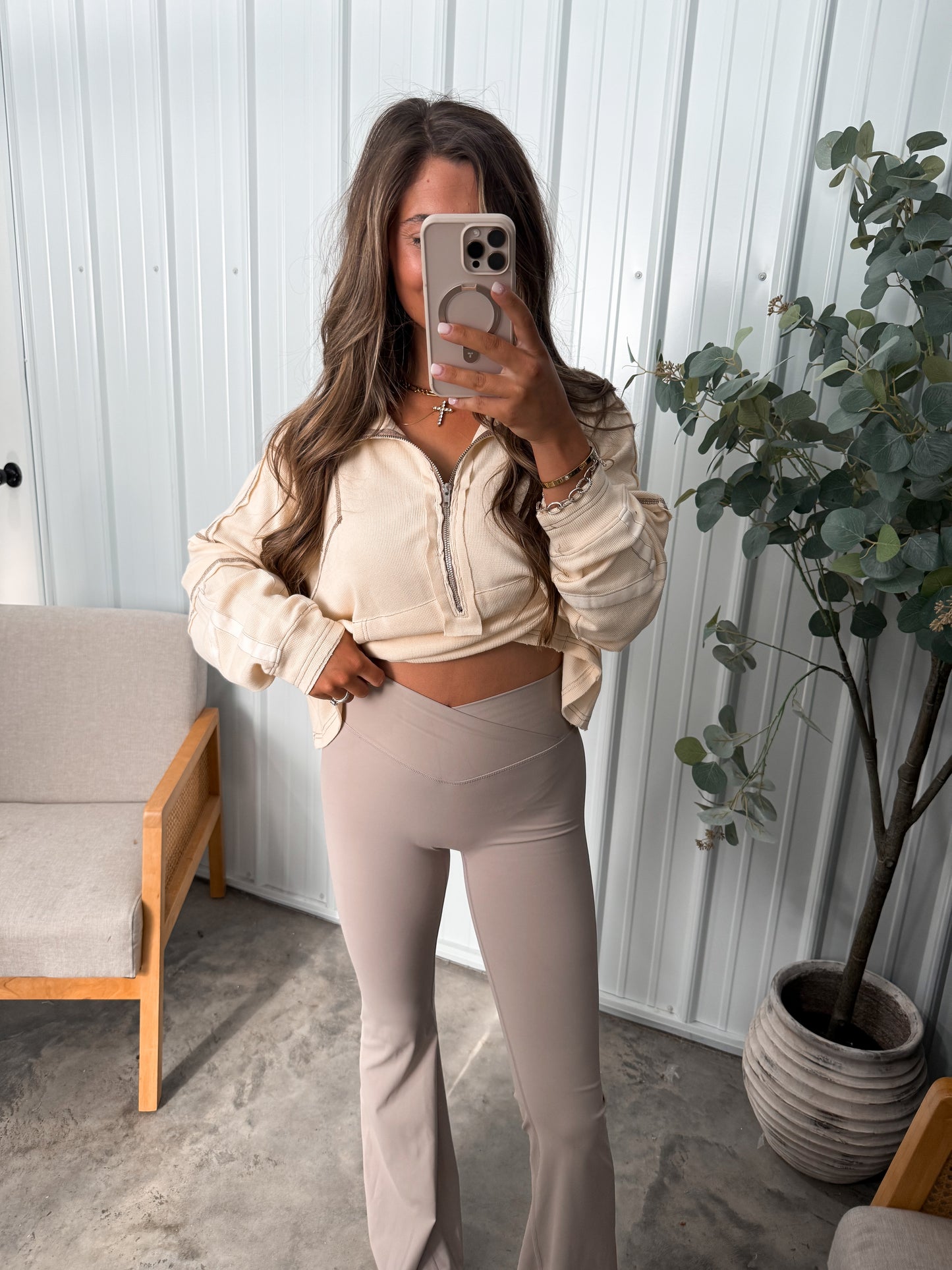 Butter Crossover Flare 2.0 - Taupe