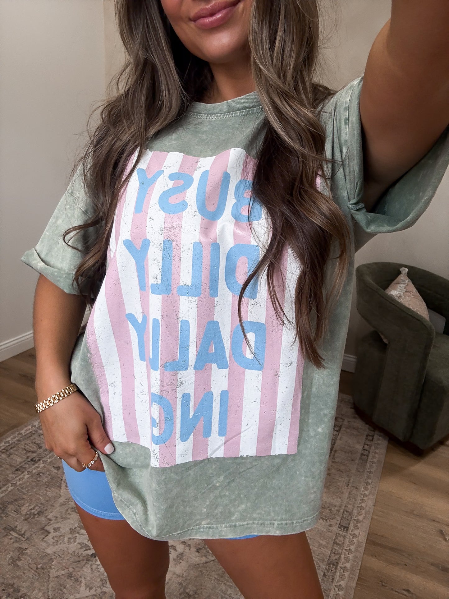 Busy Dilly Dallying Graphic Tee - washed olive