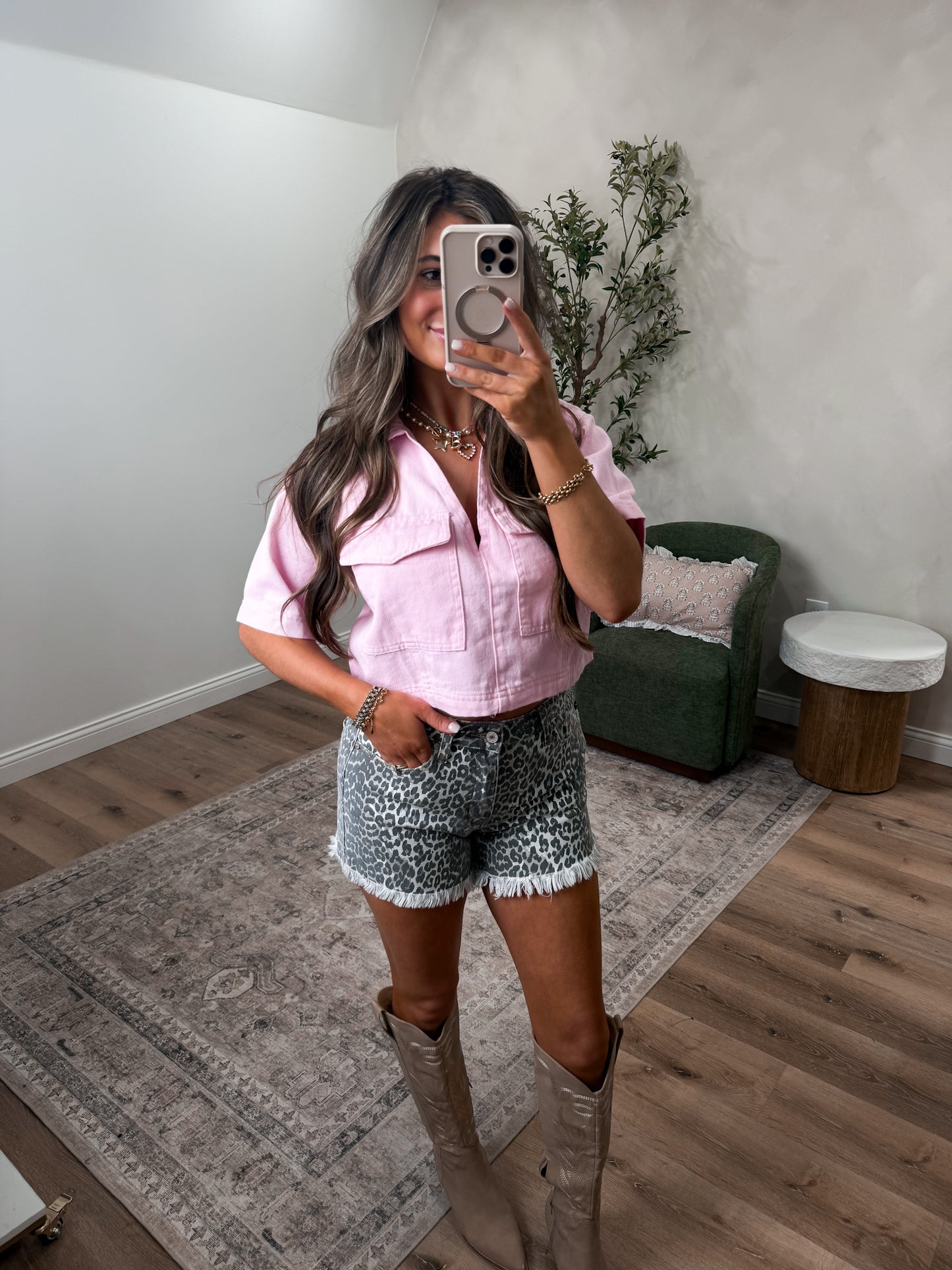 The Verity V-Neck Top - light pink