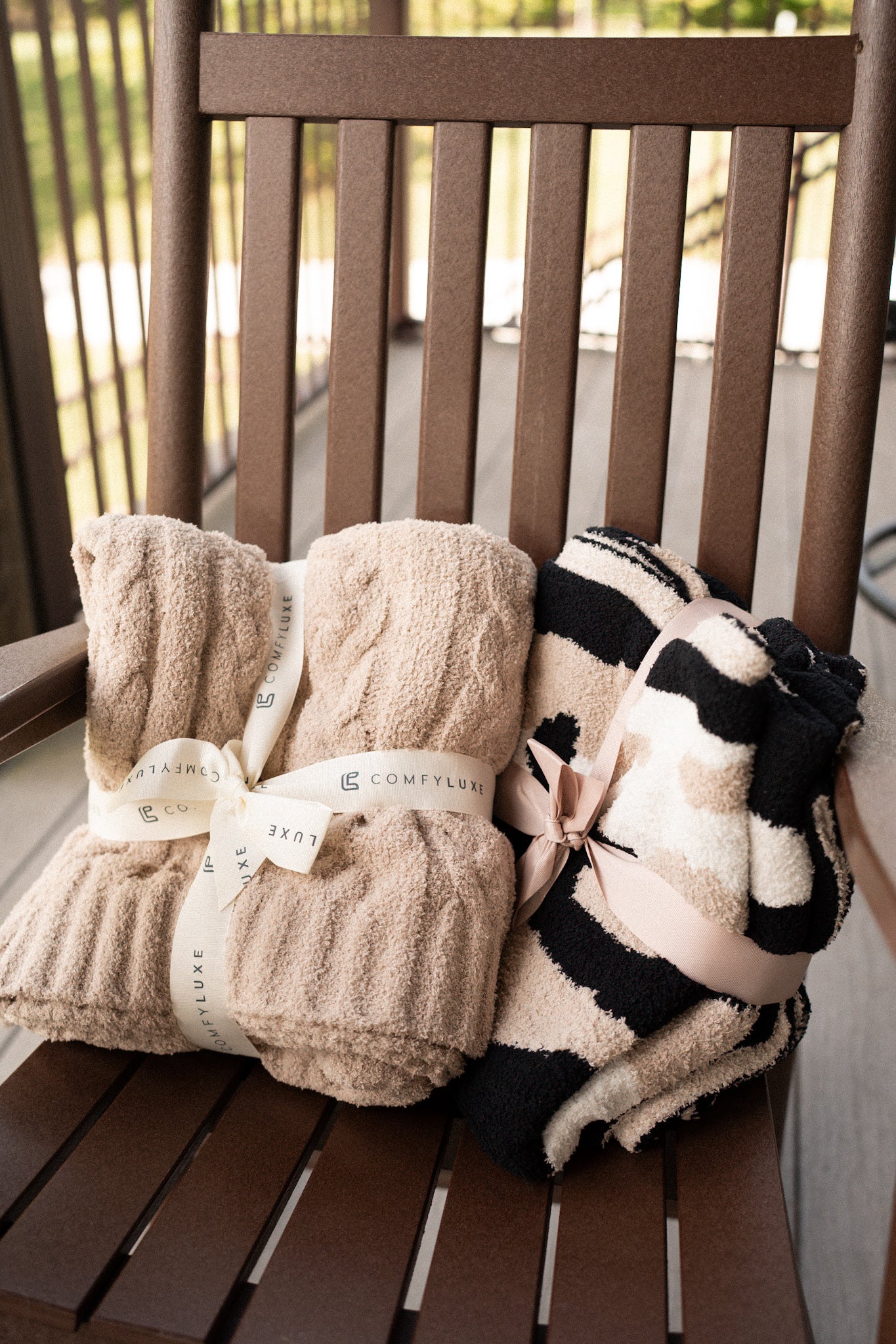 Comfy Luxe Barefoot Cozy Blankets - 2 colors!