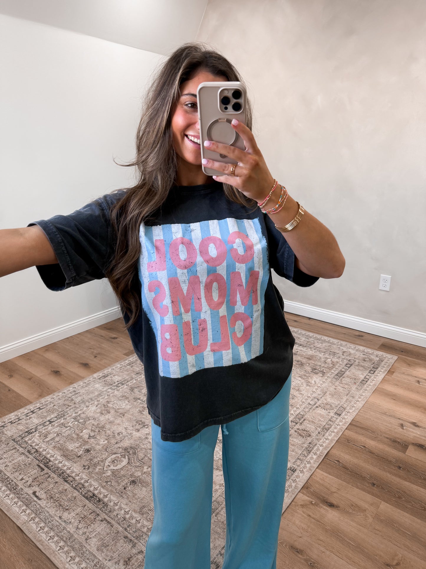 Cool Moms Club Boyfriend Tee - black