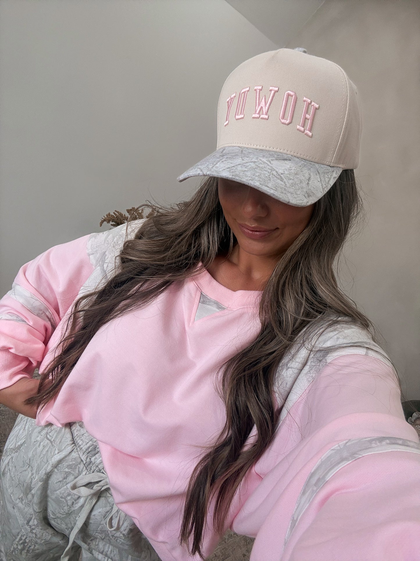 Howdy Embroidered Trucker Hat - white camo