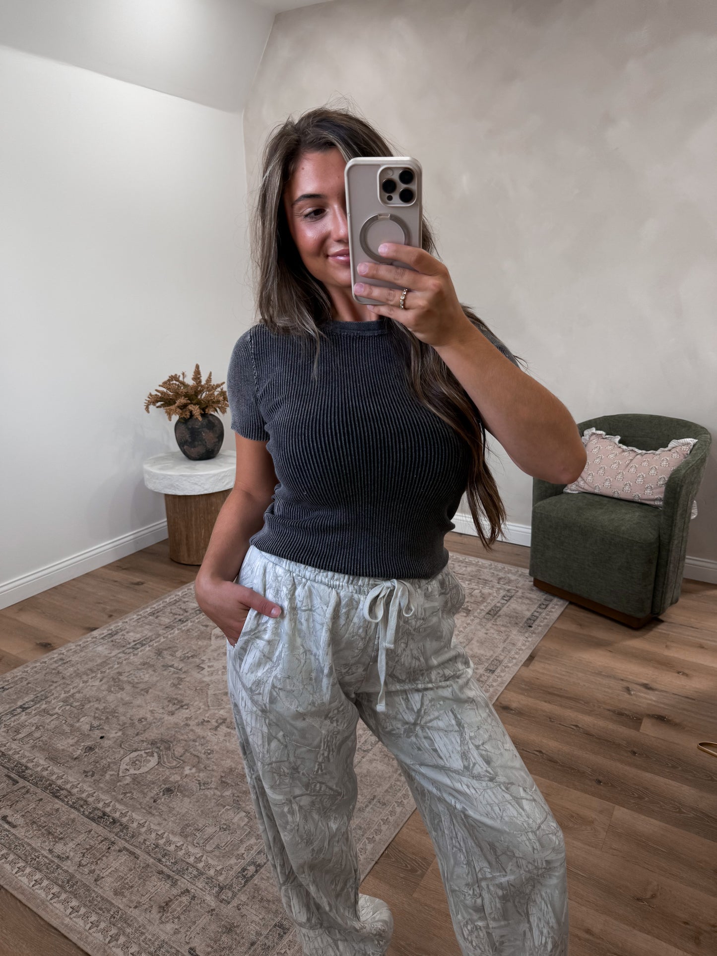 Olivia Ribbed Knit Tee - charcoal