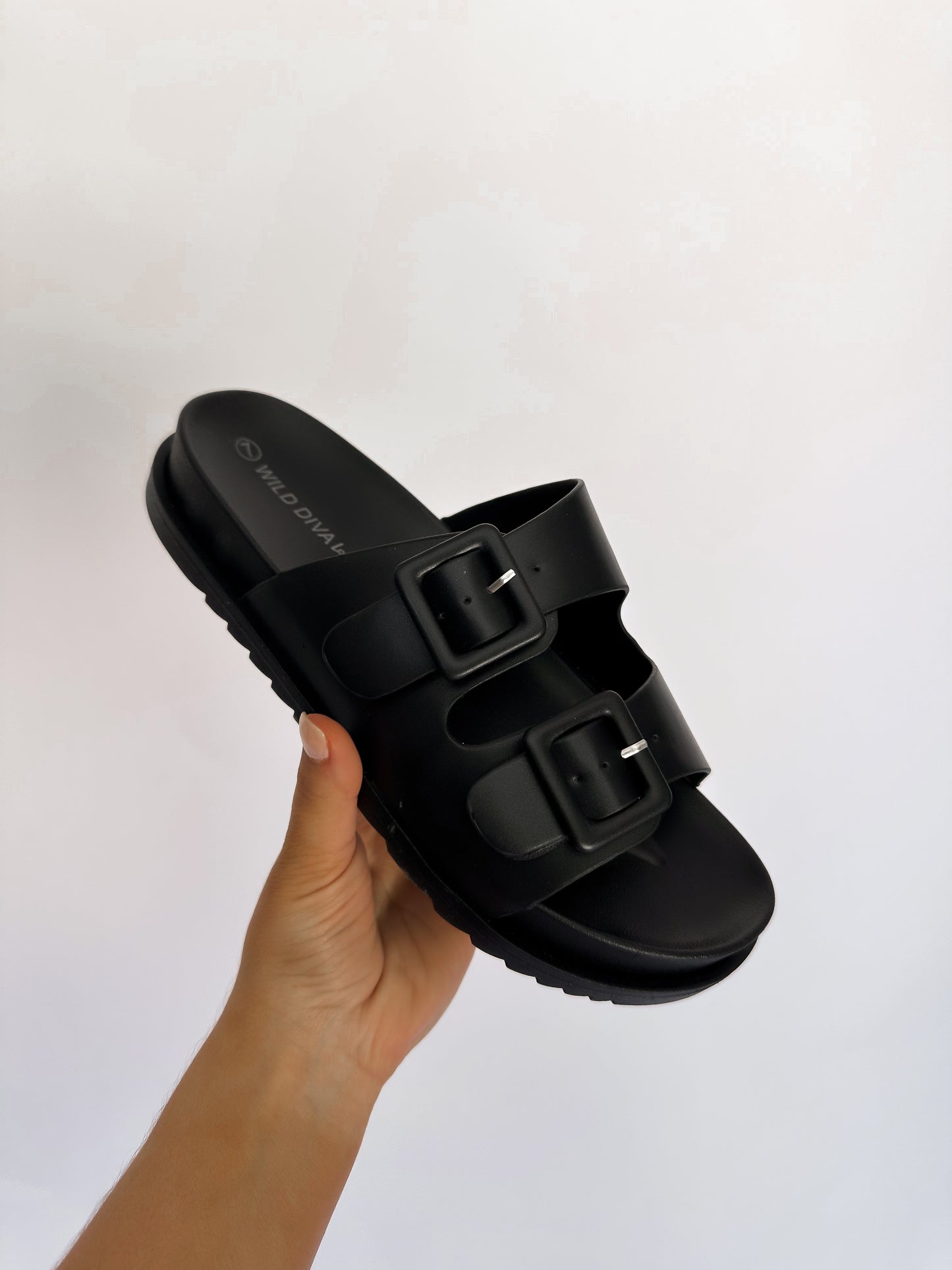 Amika Cloud Slides- Black