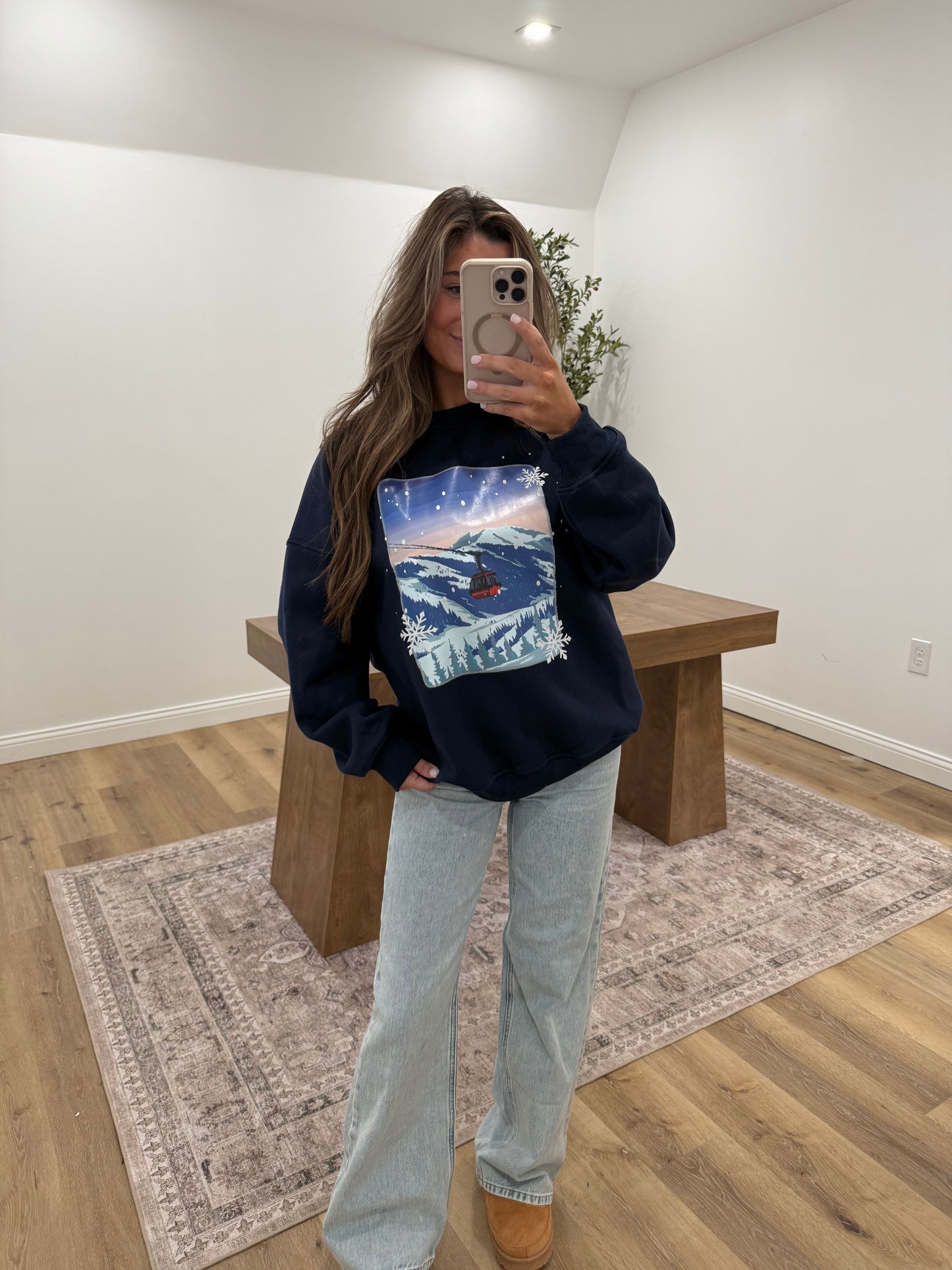 Snow Ski Mountain Graphic Sweatshirt- Navy