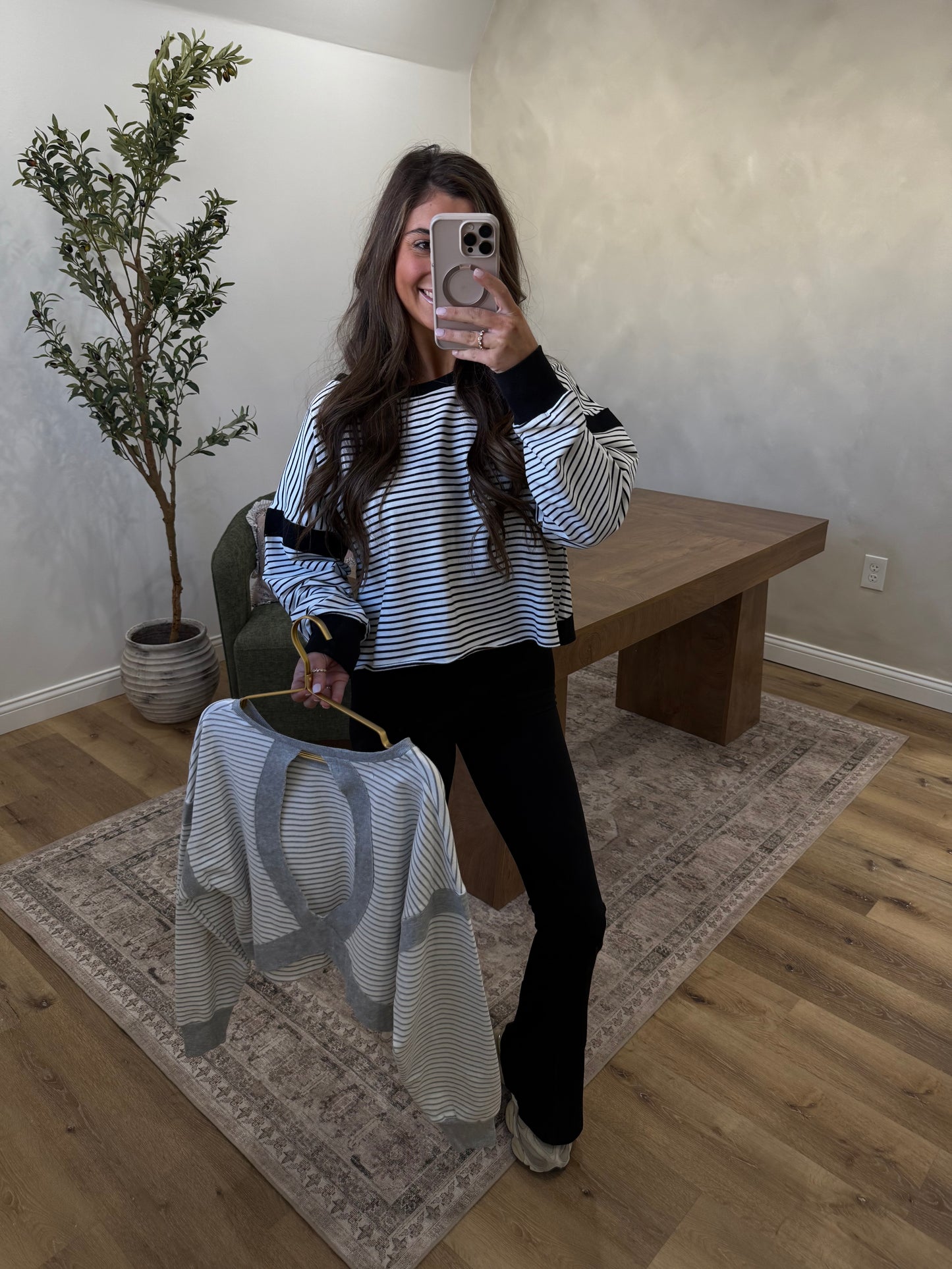 The Harper Striped open back pullover - white / grey