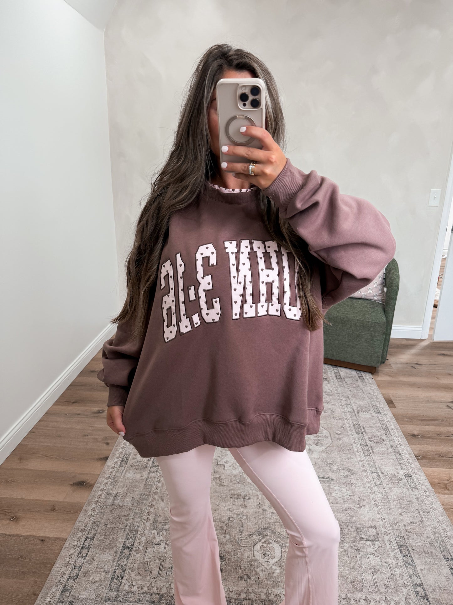 John 3:16 Heart Varsity Pullover - brown