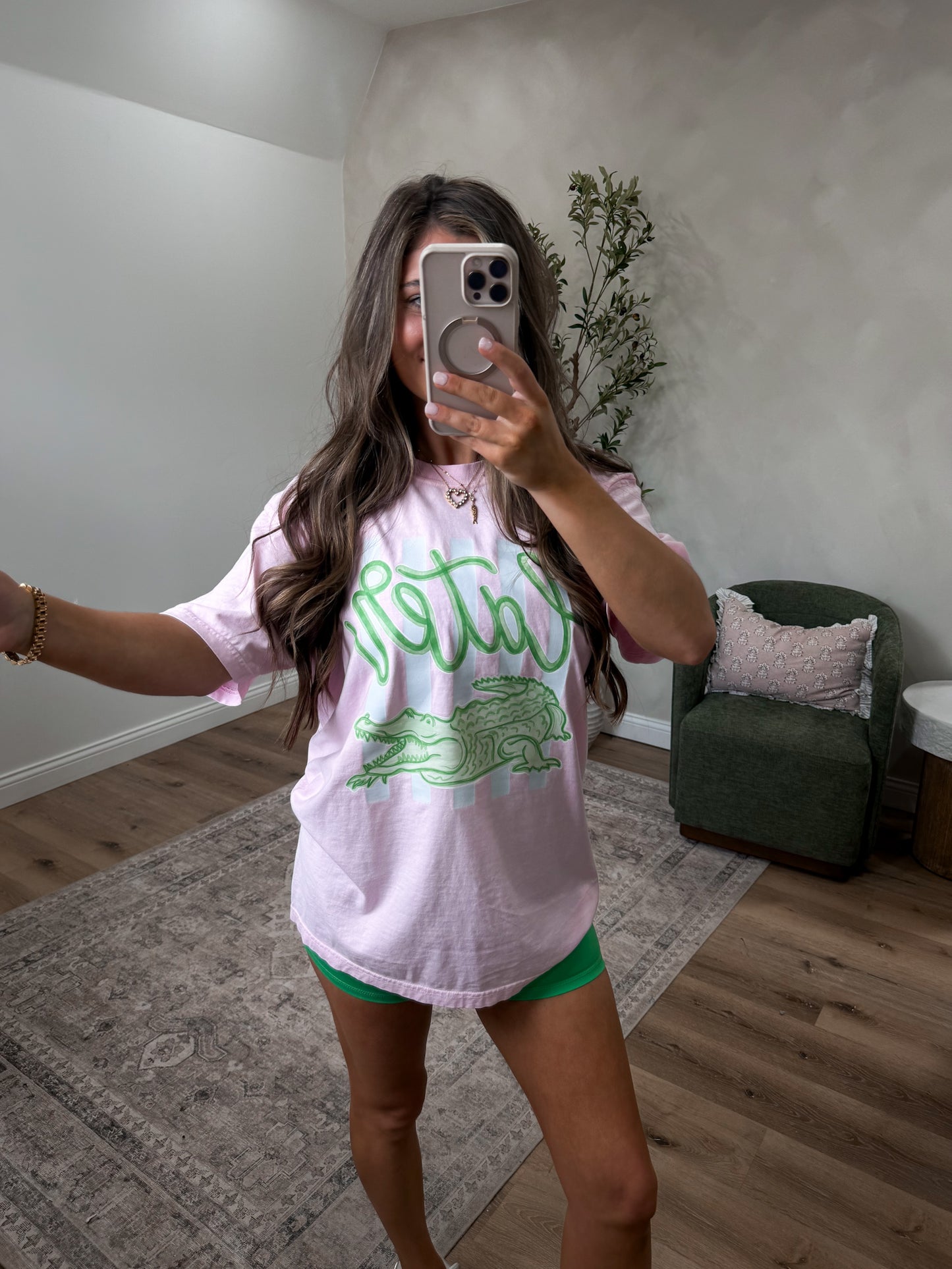 Velocity Contour Biker Shorts - green pop