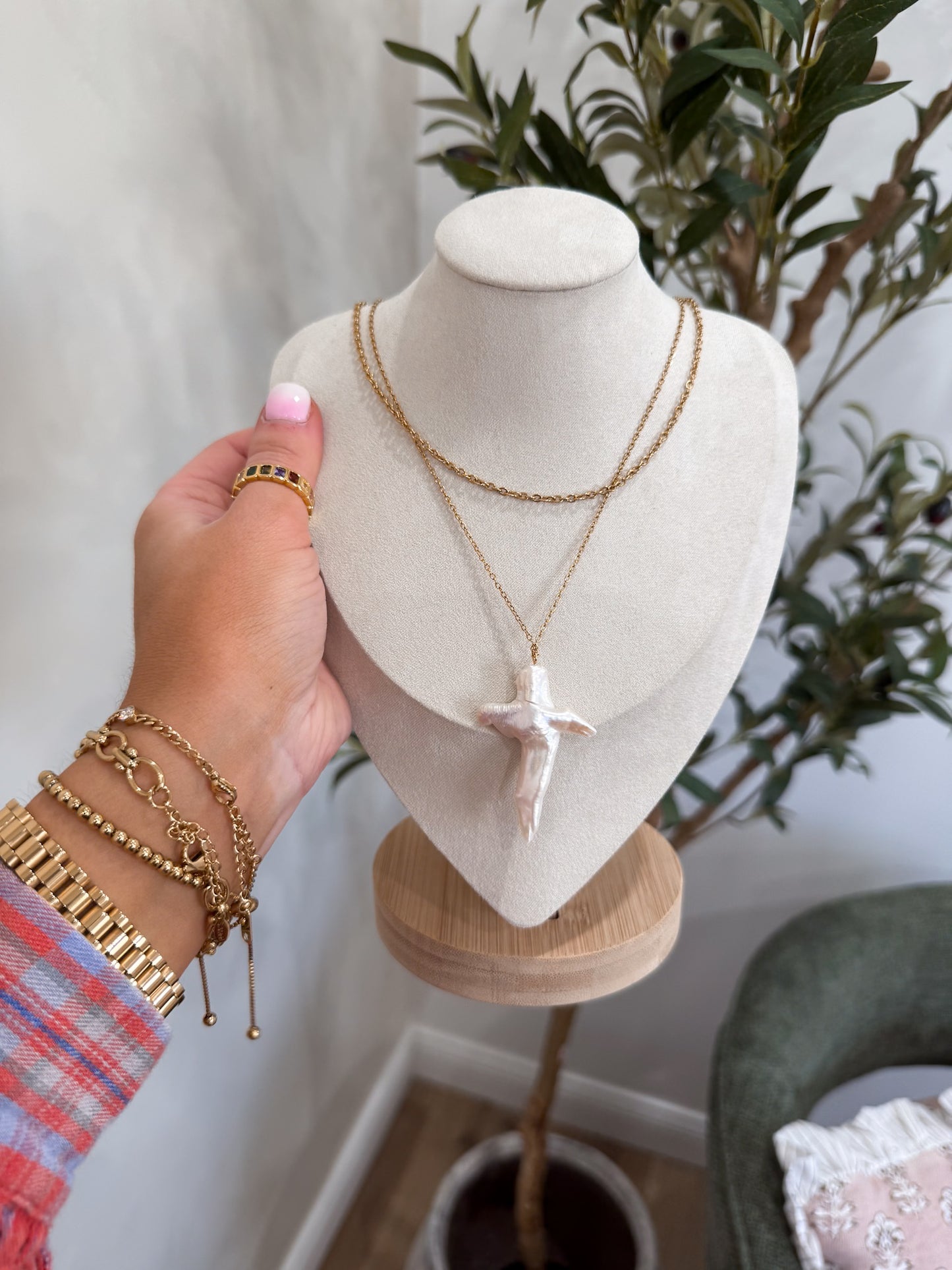 Divine Pearl Cross Necklace - waterproof