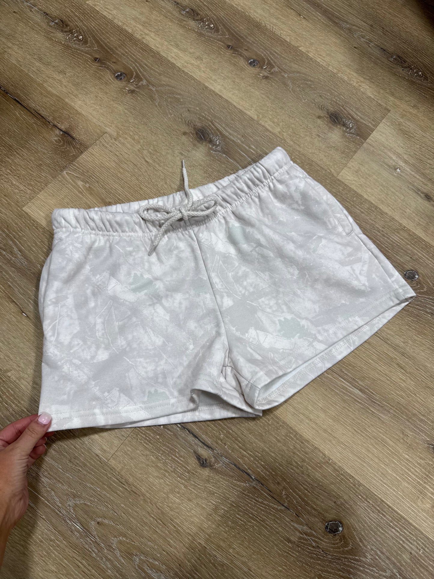 The Briar Camo Shorts - beige