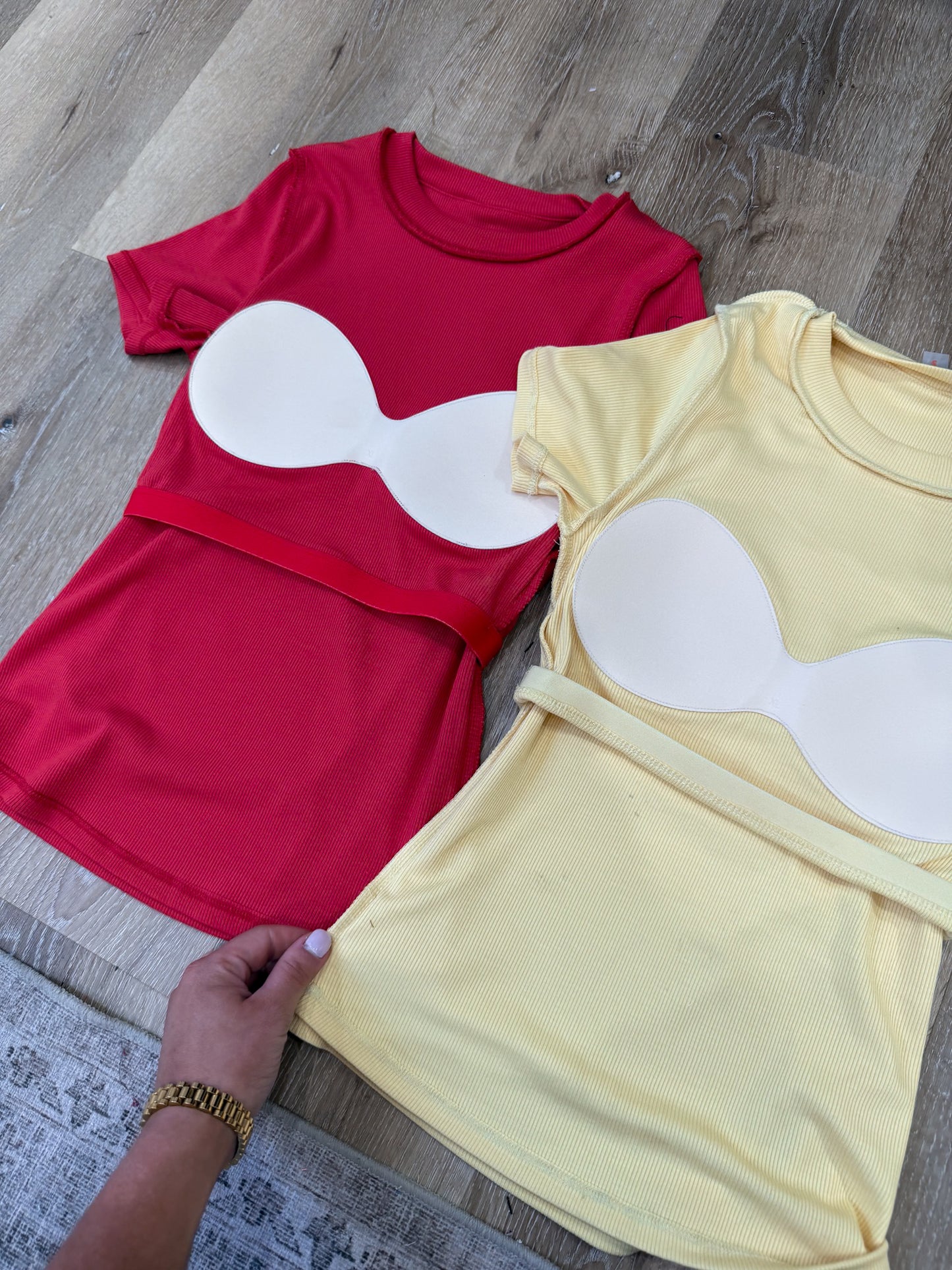 Padded Ribbed Athleisure Tee - blushed brick