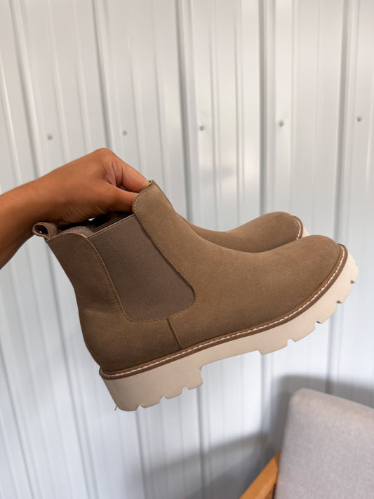 Chelsea Booties - Mocha