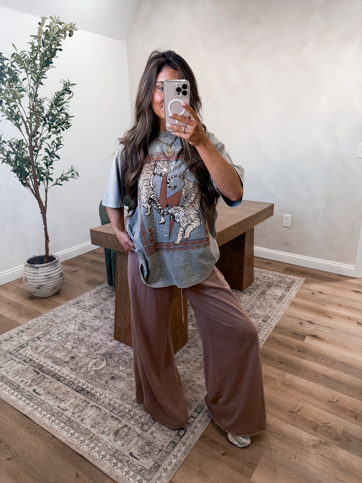 Vintage Tiger Boyfriend Tee- Mocha