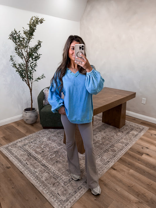 The Ellie Contrast Terry Pullover - blue/neon