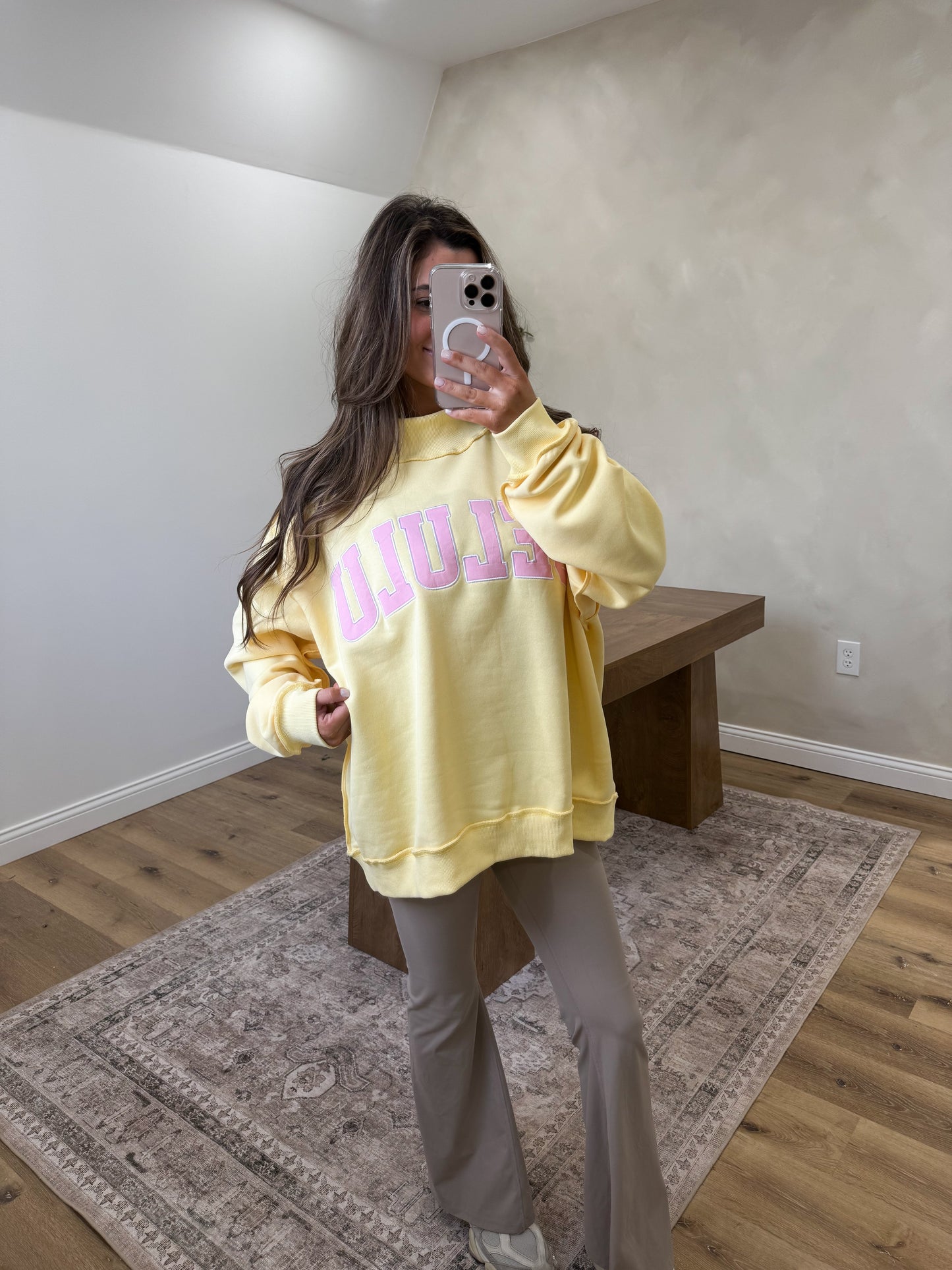 ‘Delulu' Mockneck- Butter/Pink