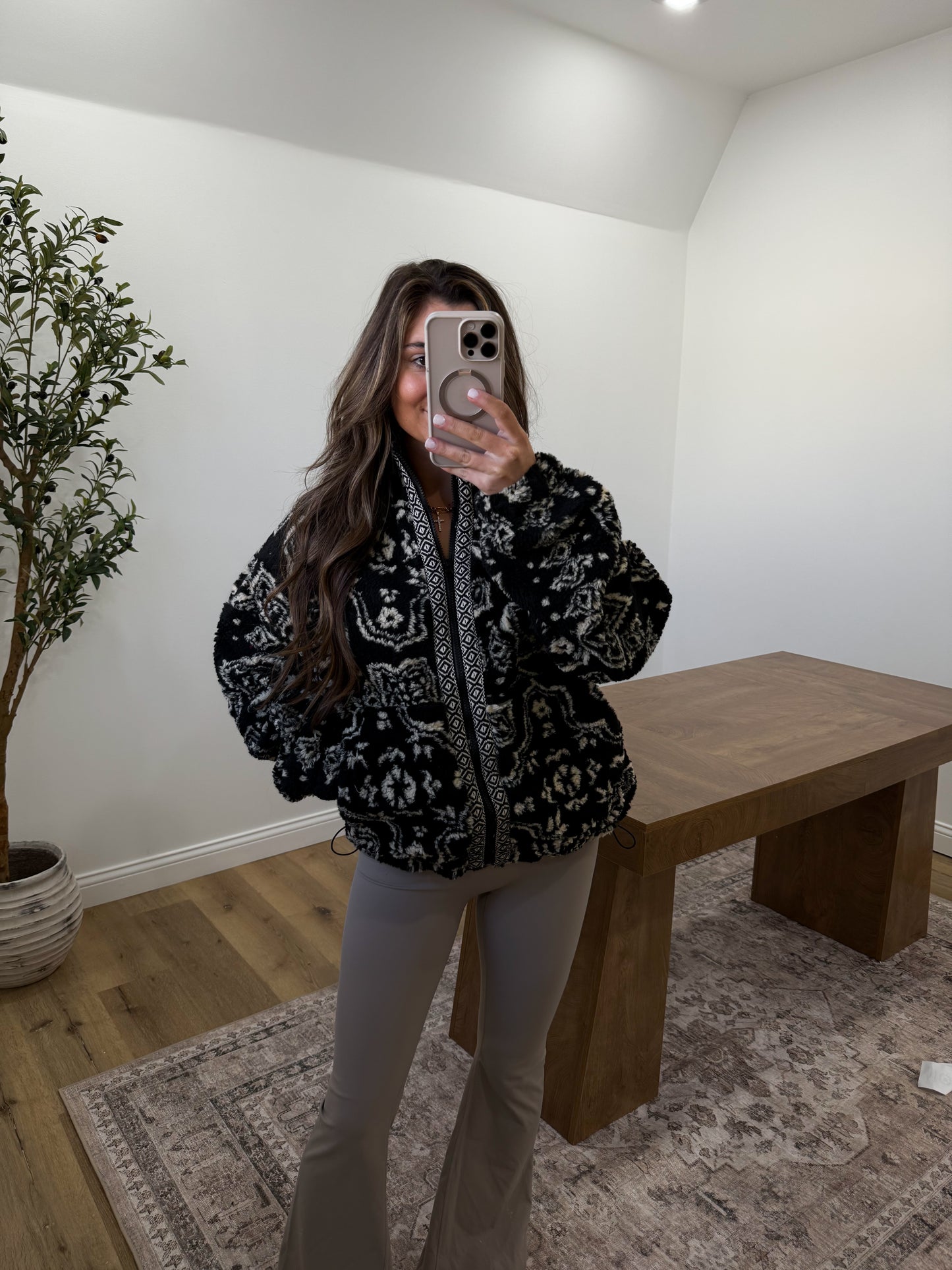 Oversized Trim Detail Sherpa Jacket- Black Multi