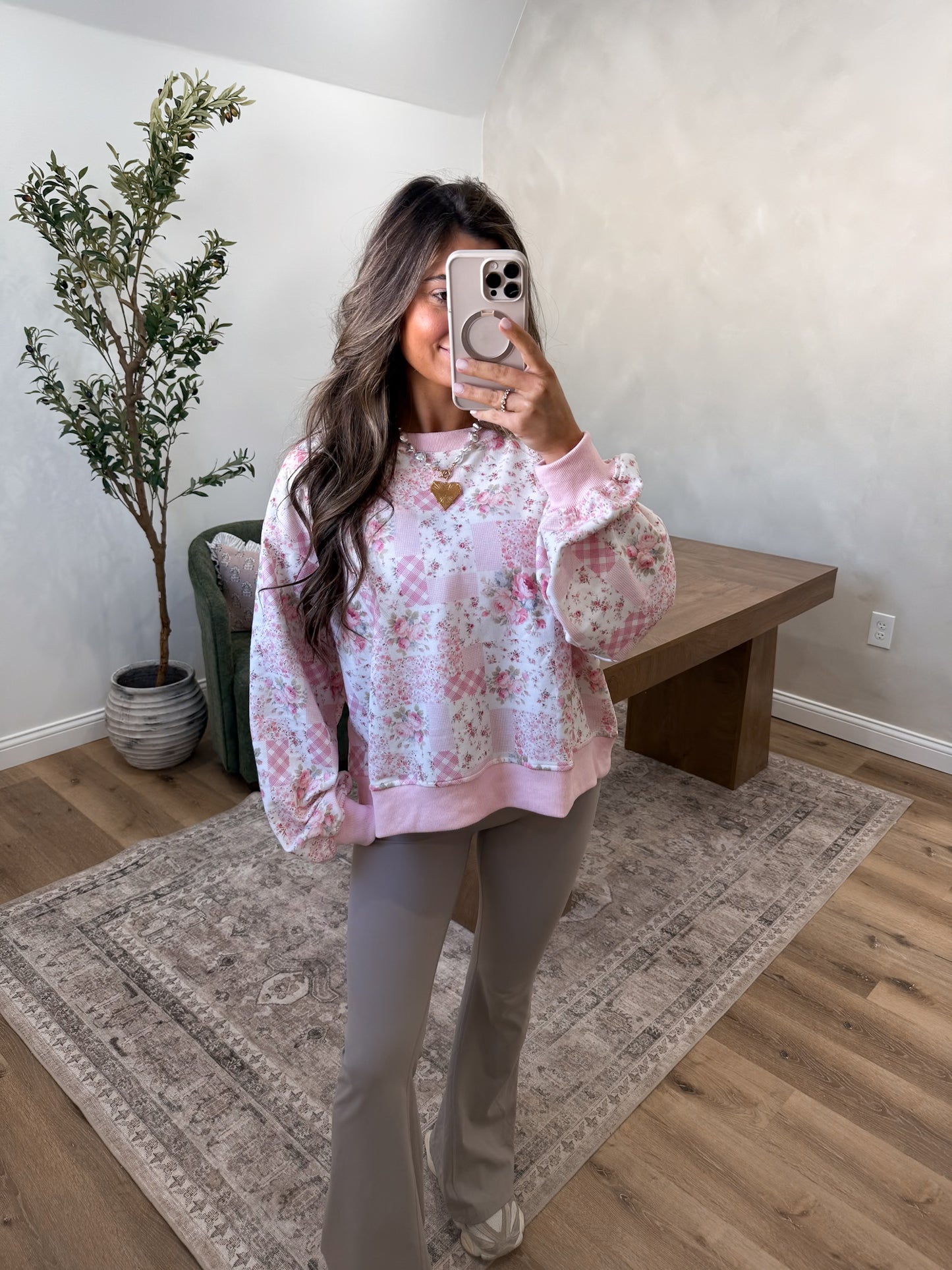 Patchwork Floral Crewneck- Pink