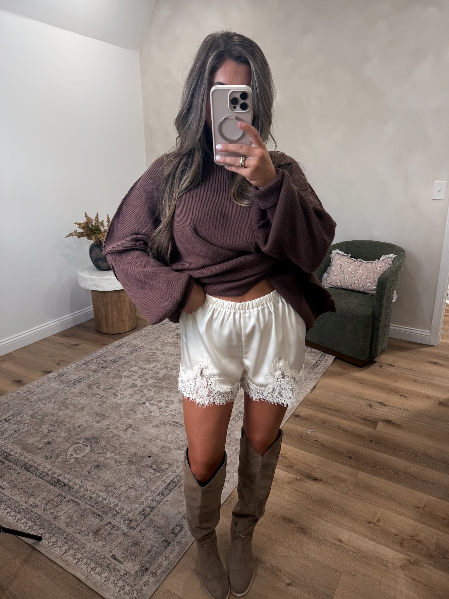 Eleanor Lace Trim Shorts - cream