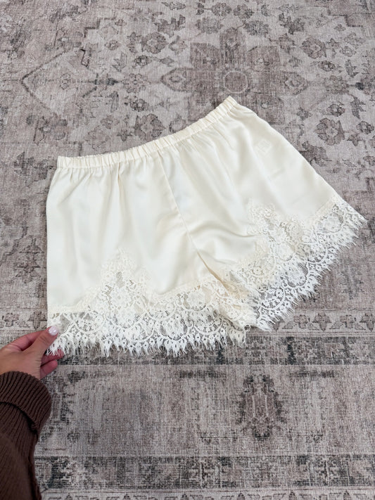 Eleanor Lace Trim Shorts - cream
