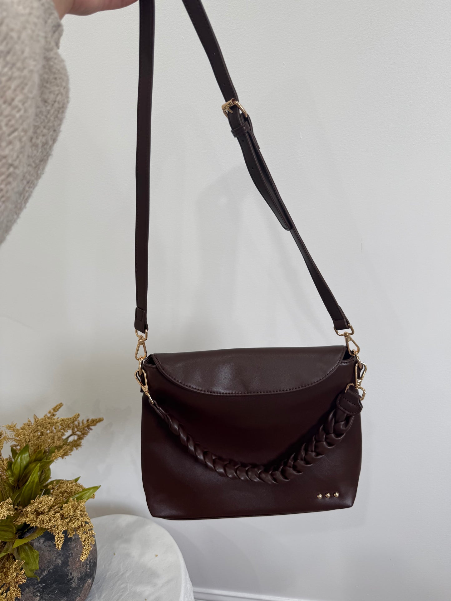 Shay Pebbled Crossbody Bag - chocolate