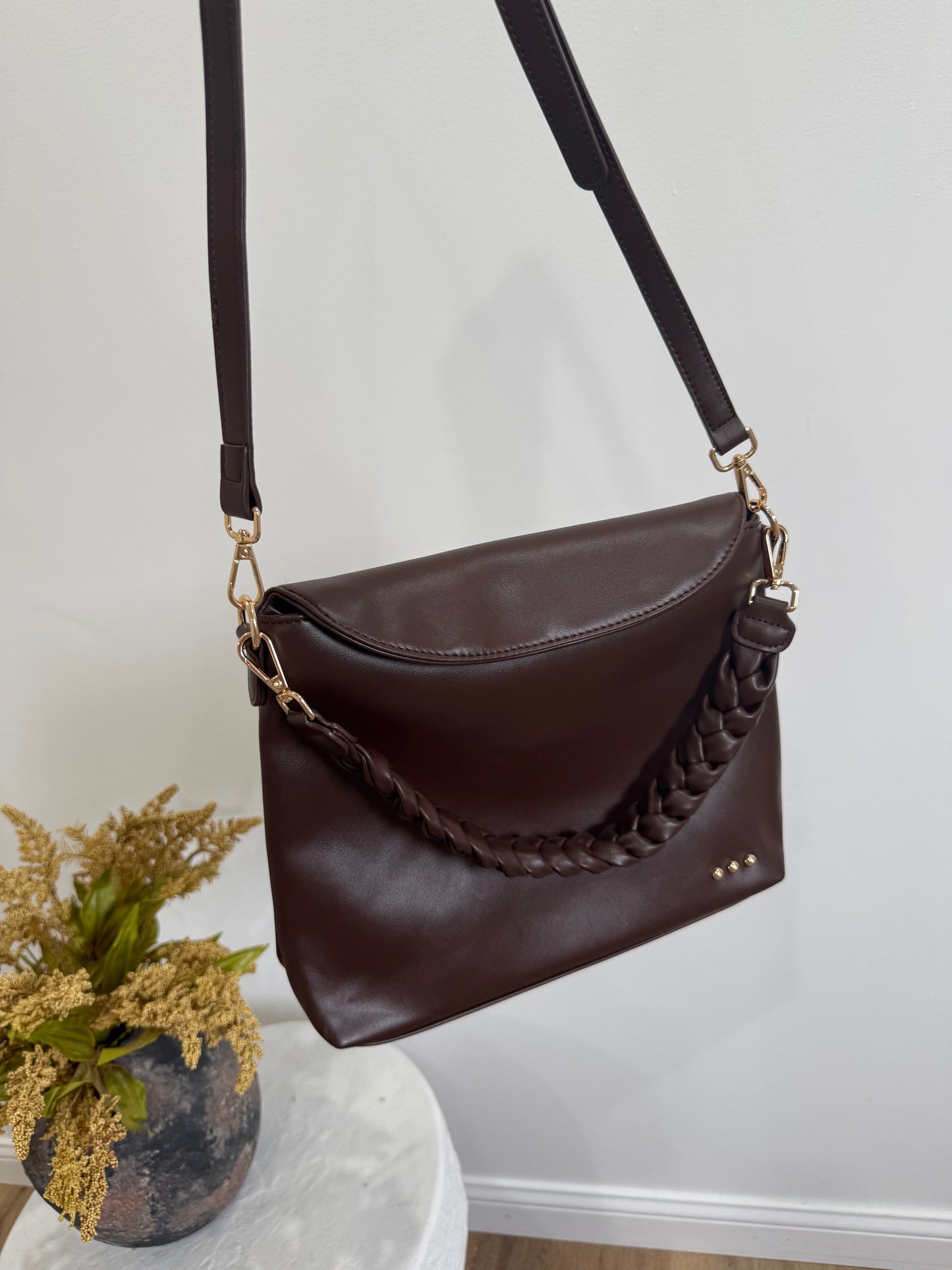 Shay Pebbled Crossbody Bag - chocolate