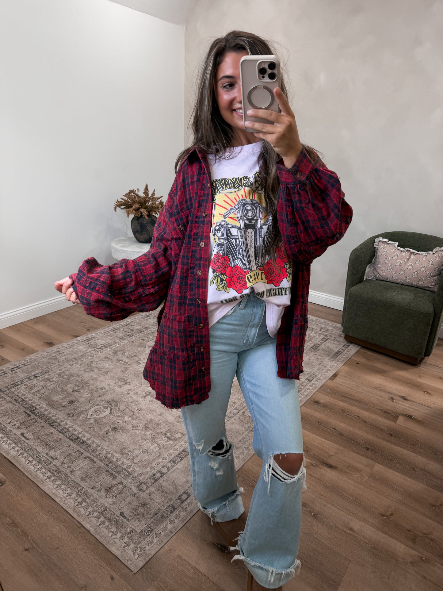 Distressed Wavelyn Flannel - red