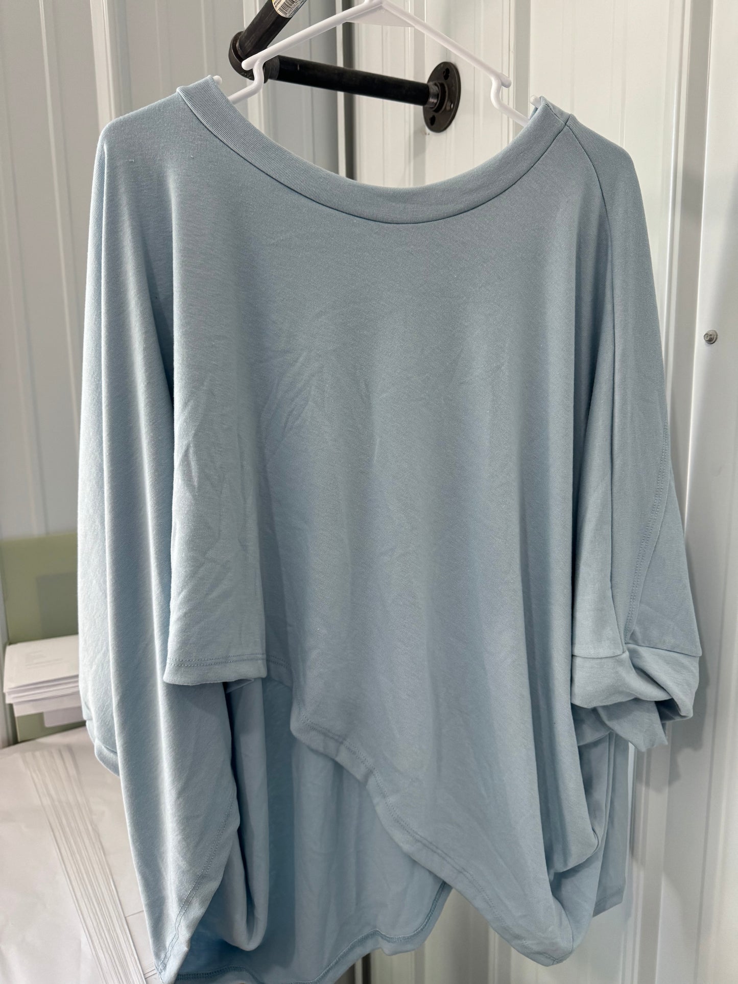 Buttery Soft Dolman Tee - Baby Blue ** LIGHTLY LOVED