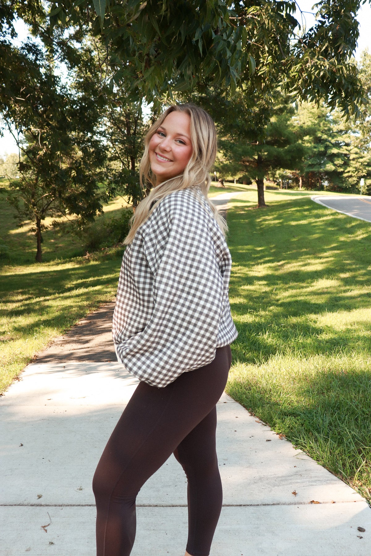 Luxe Piper Gingham Pullover - brown/white