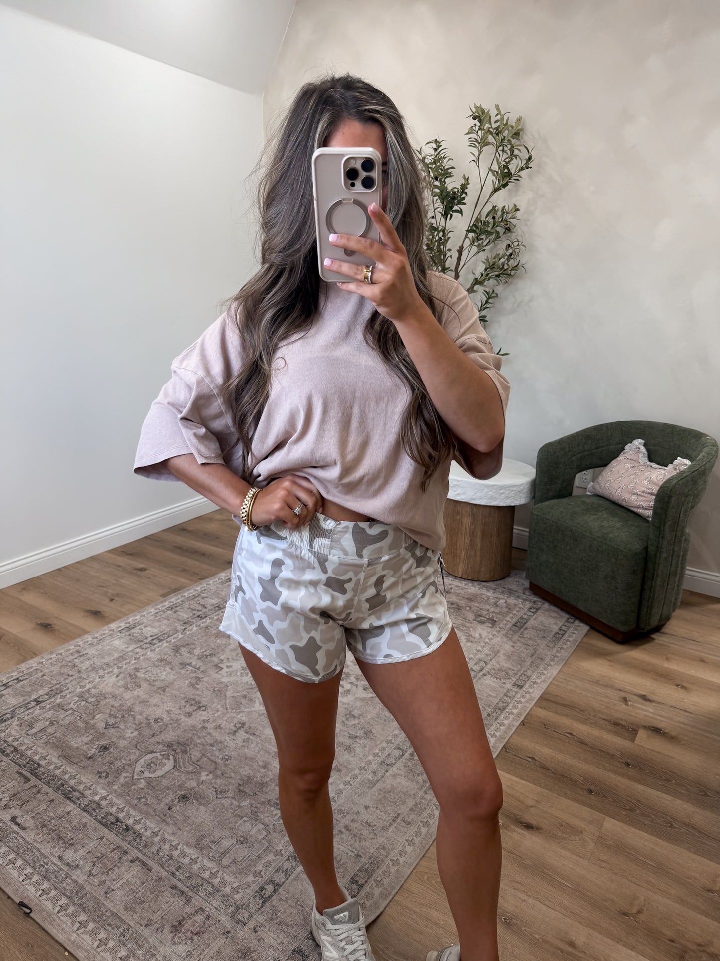 Hidden Motion Active Shorts - desert camo