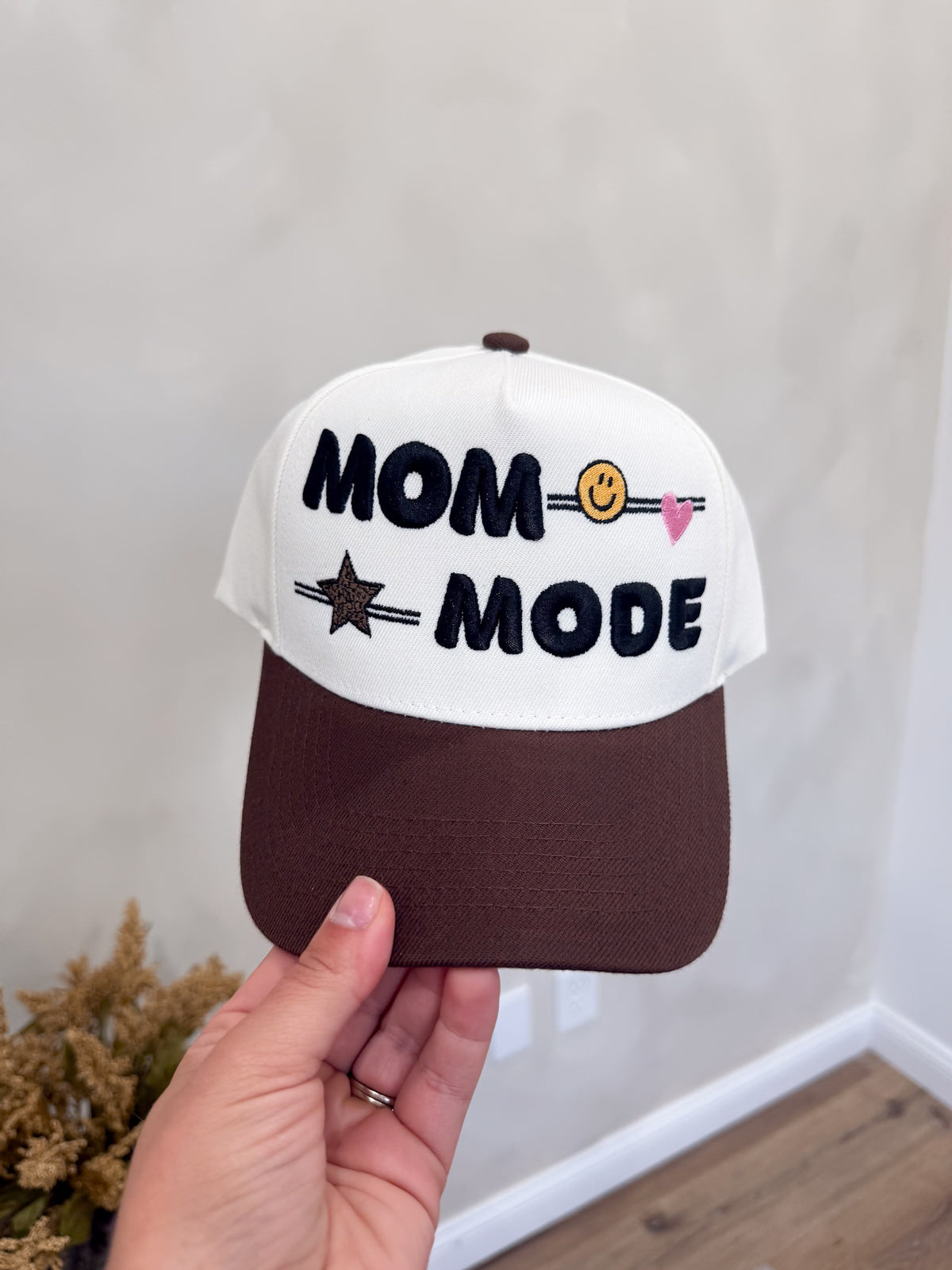 Mom Mode Puff Embroidered Hat - brown