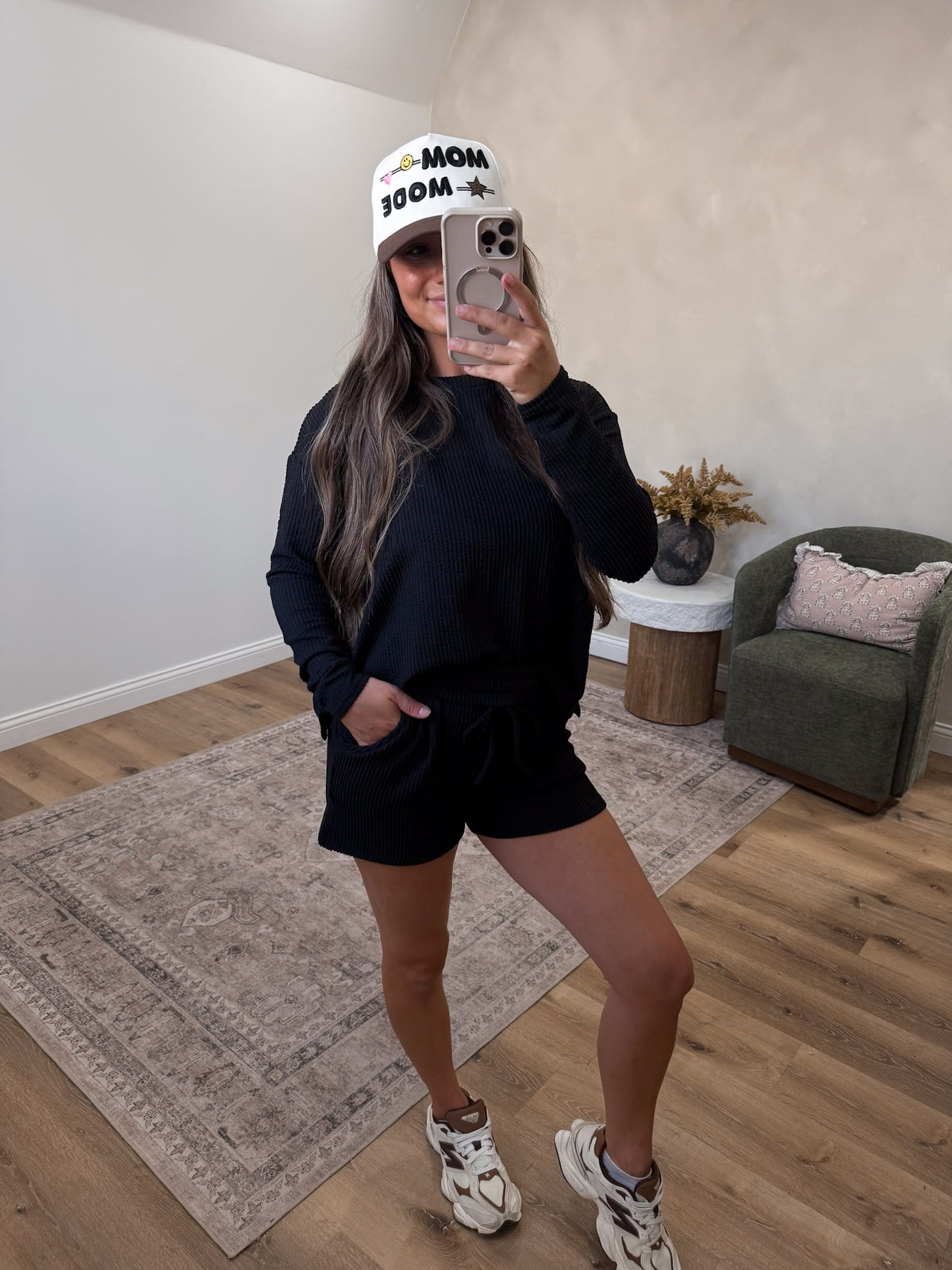Mom Mode Puff Embroidered Hat - brown
