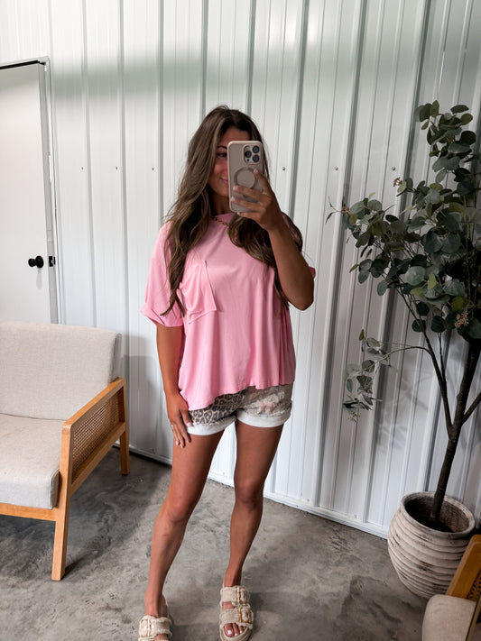 Droopy pocket tee - strawberry milkshake