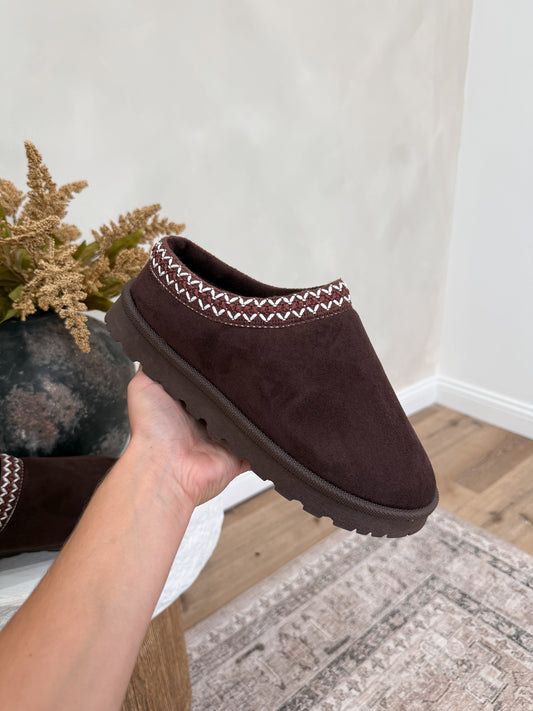 Comfort Ugg Style Slippers - brown suede